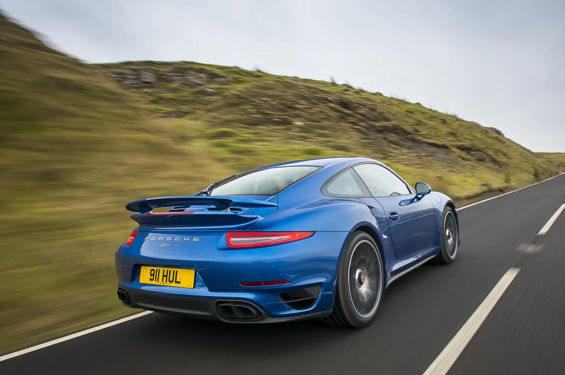 Porsche_achieves_record_sales