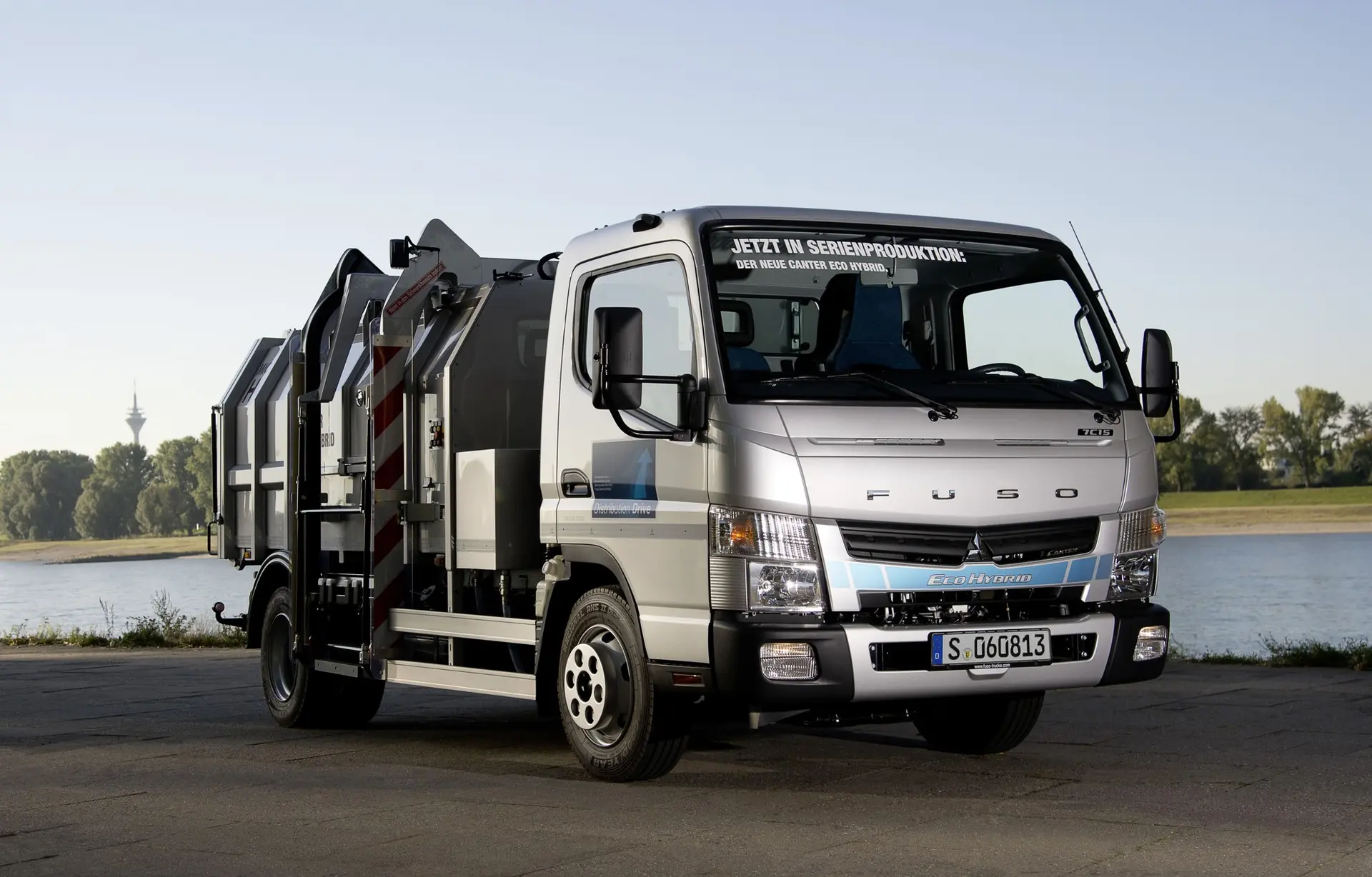 Fuso_Canter_Eco_Hybrid
