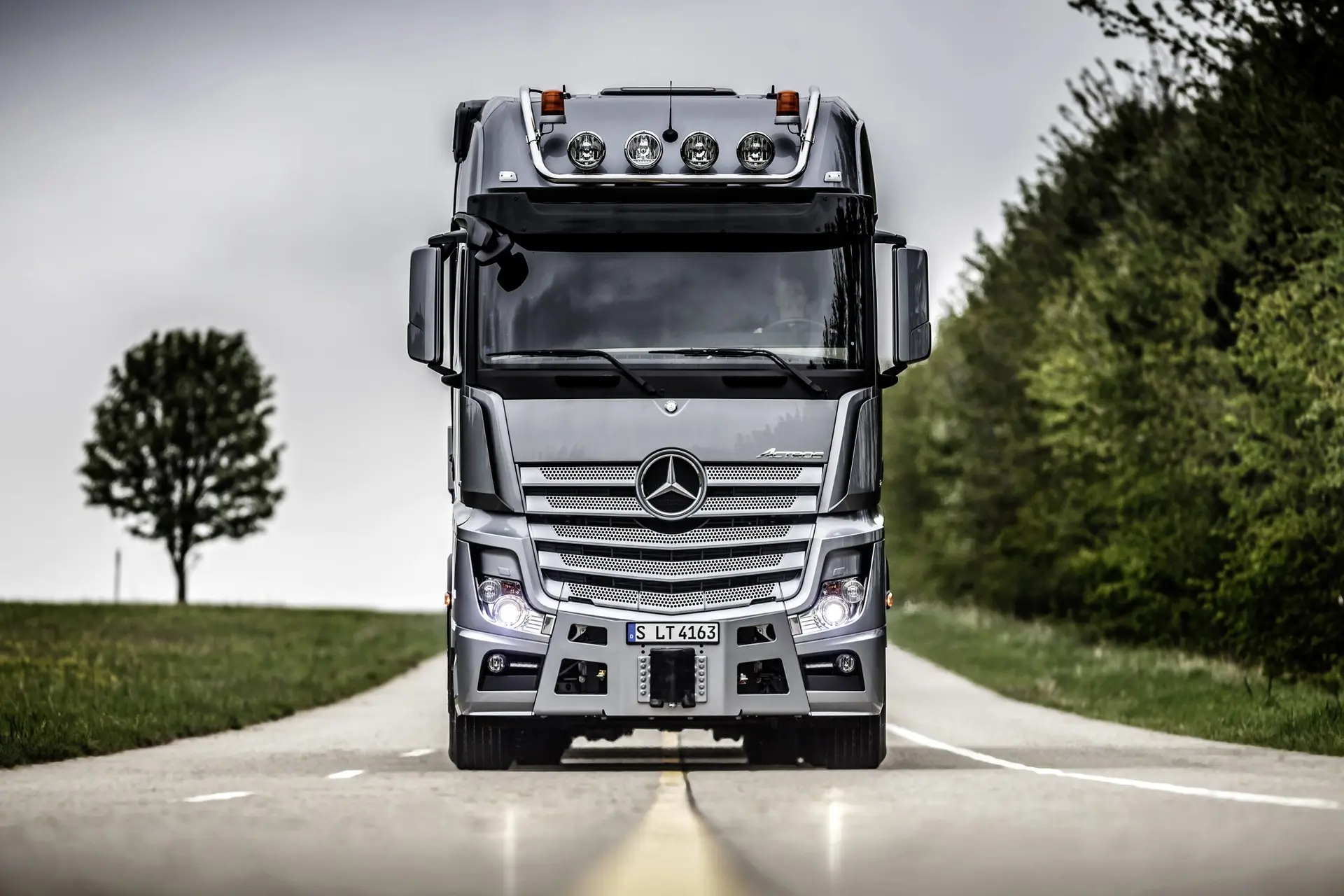 Mercedes-Benz-Actros-2014