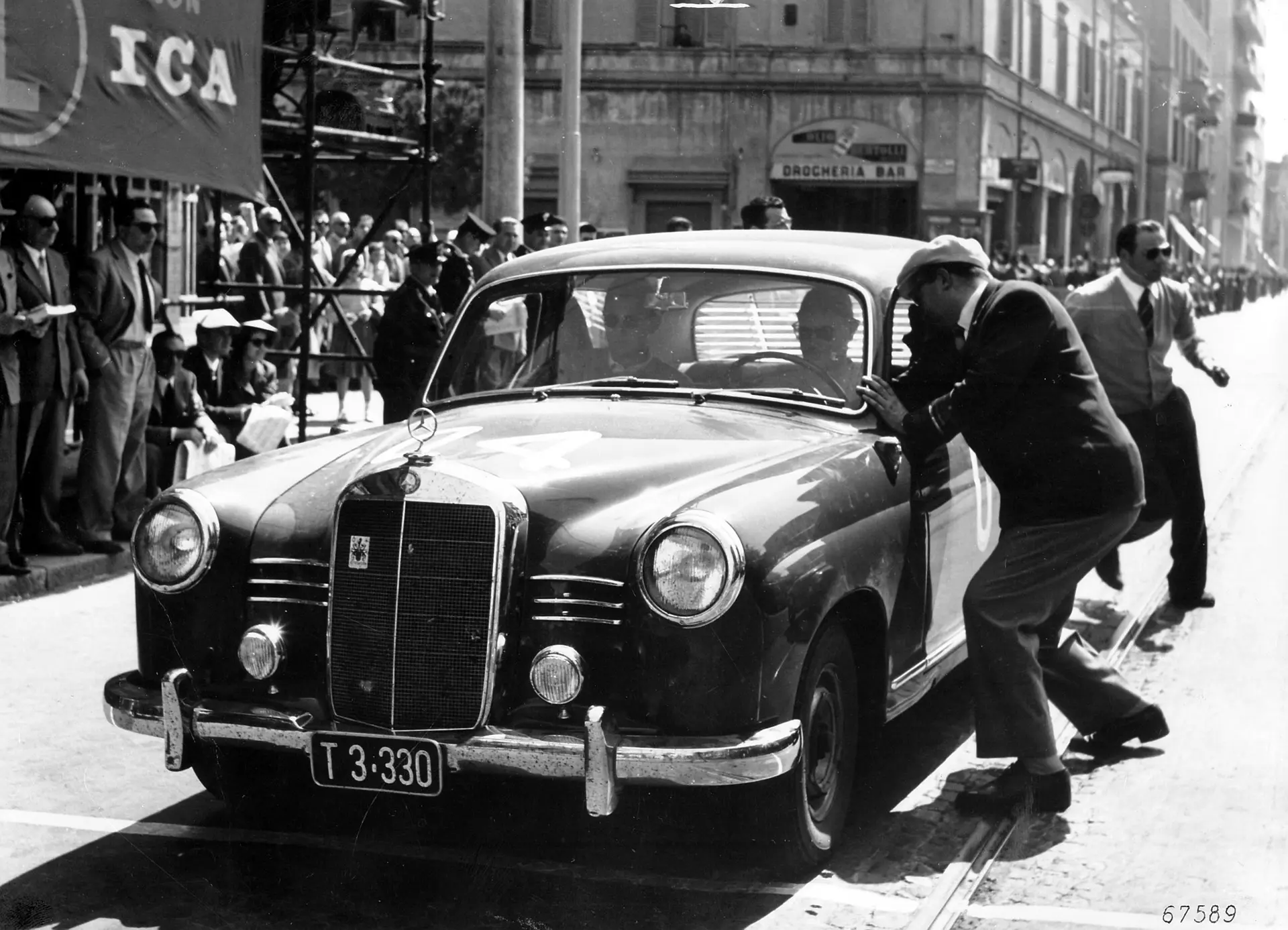 Mercedes-Benz_Type_180_D