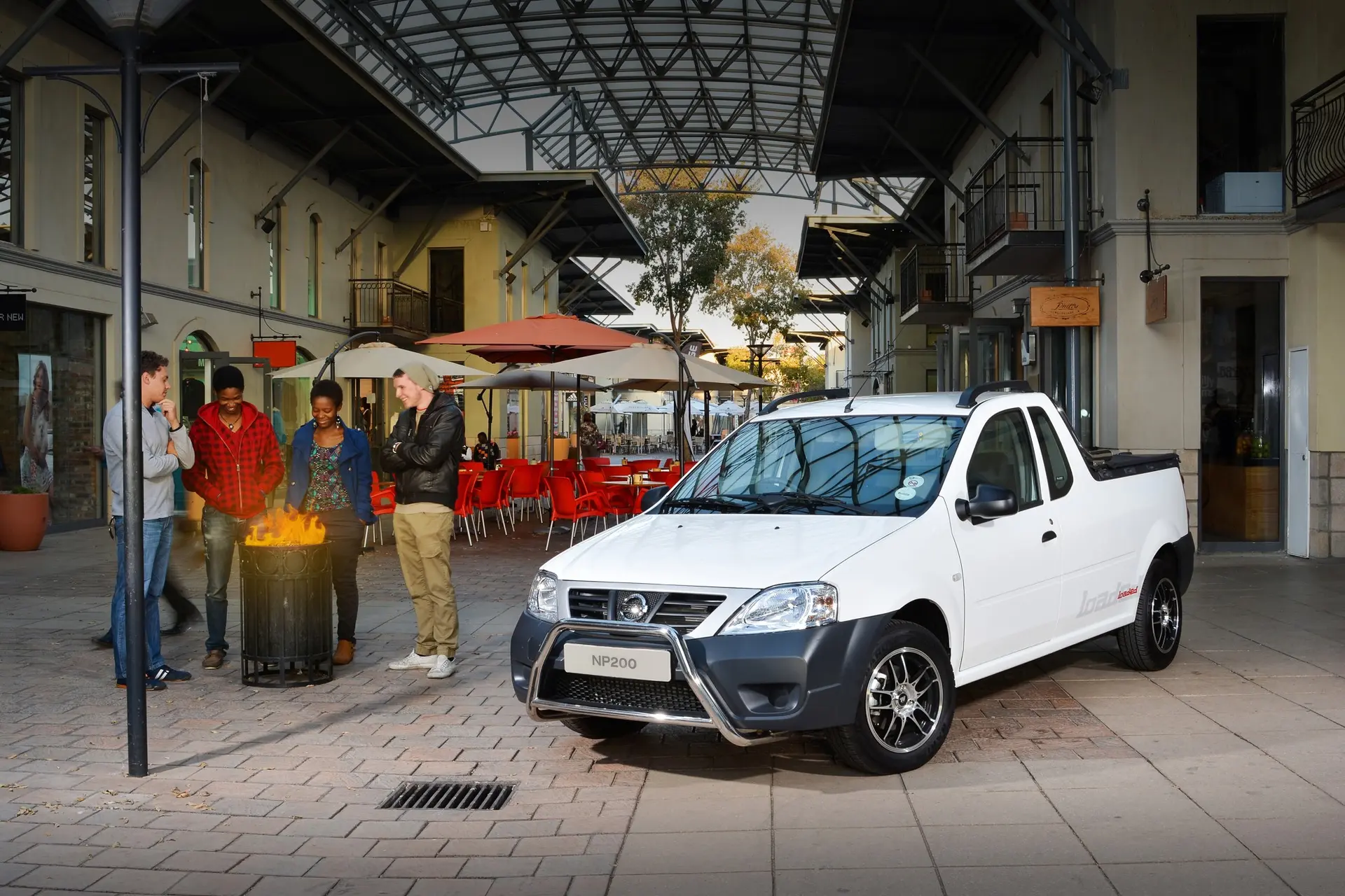 Nissan_NP200-2014