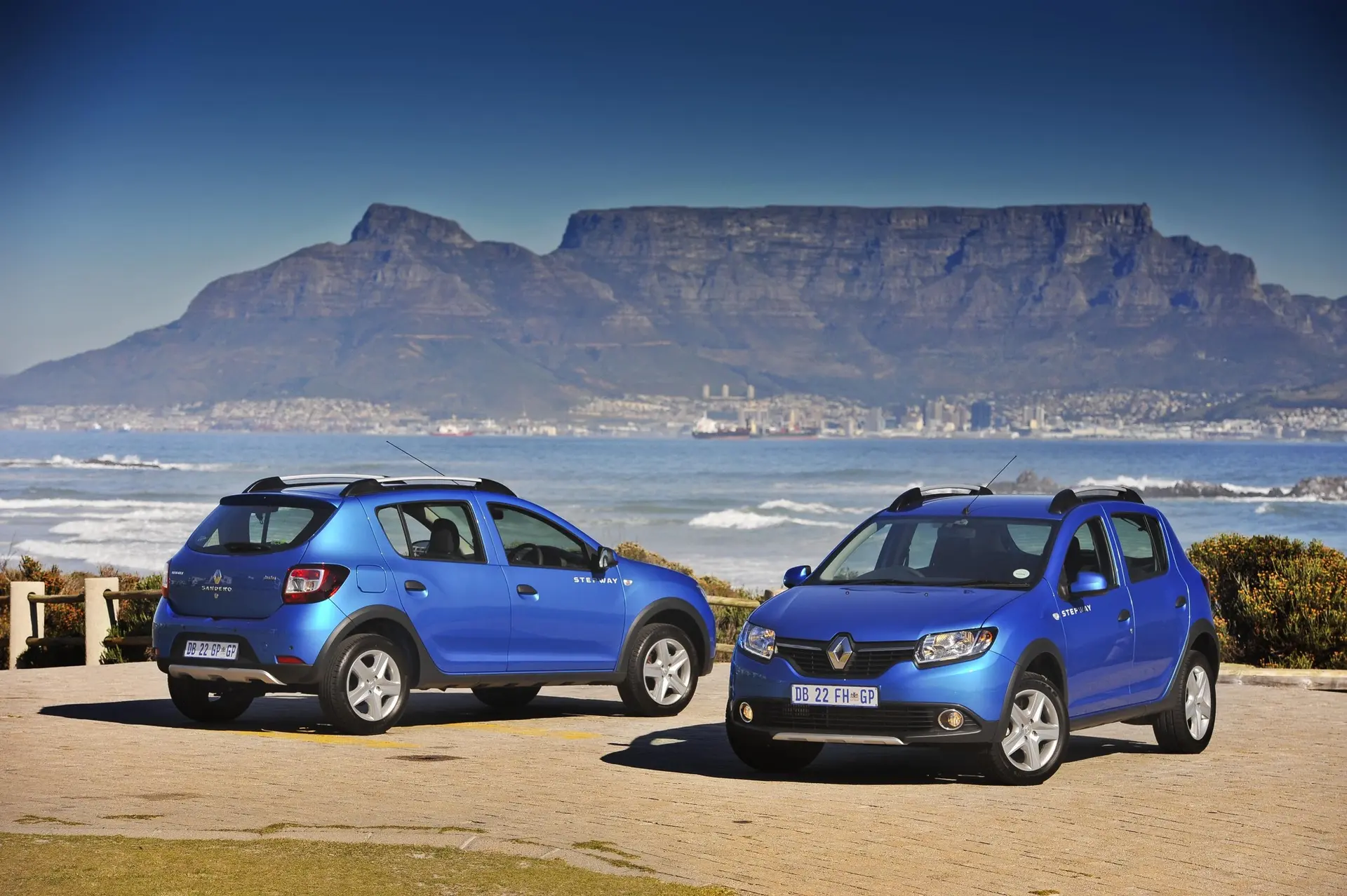 Renault_Sandero_Stepway_2014