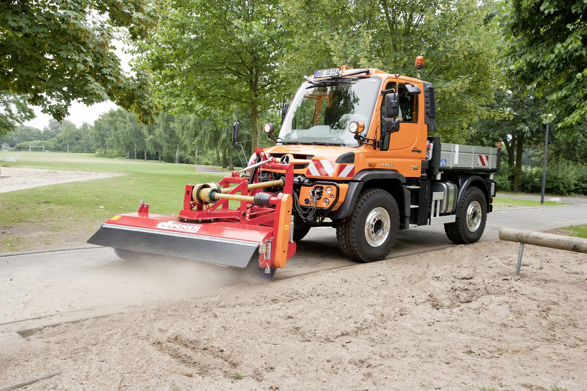 Mercedes-Benz Unimog – IFAT 2014