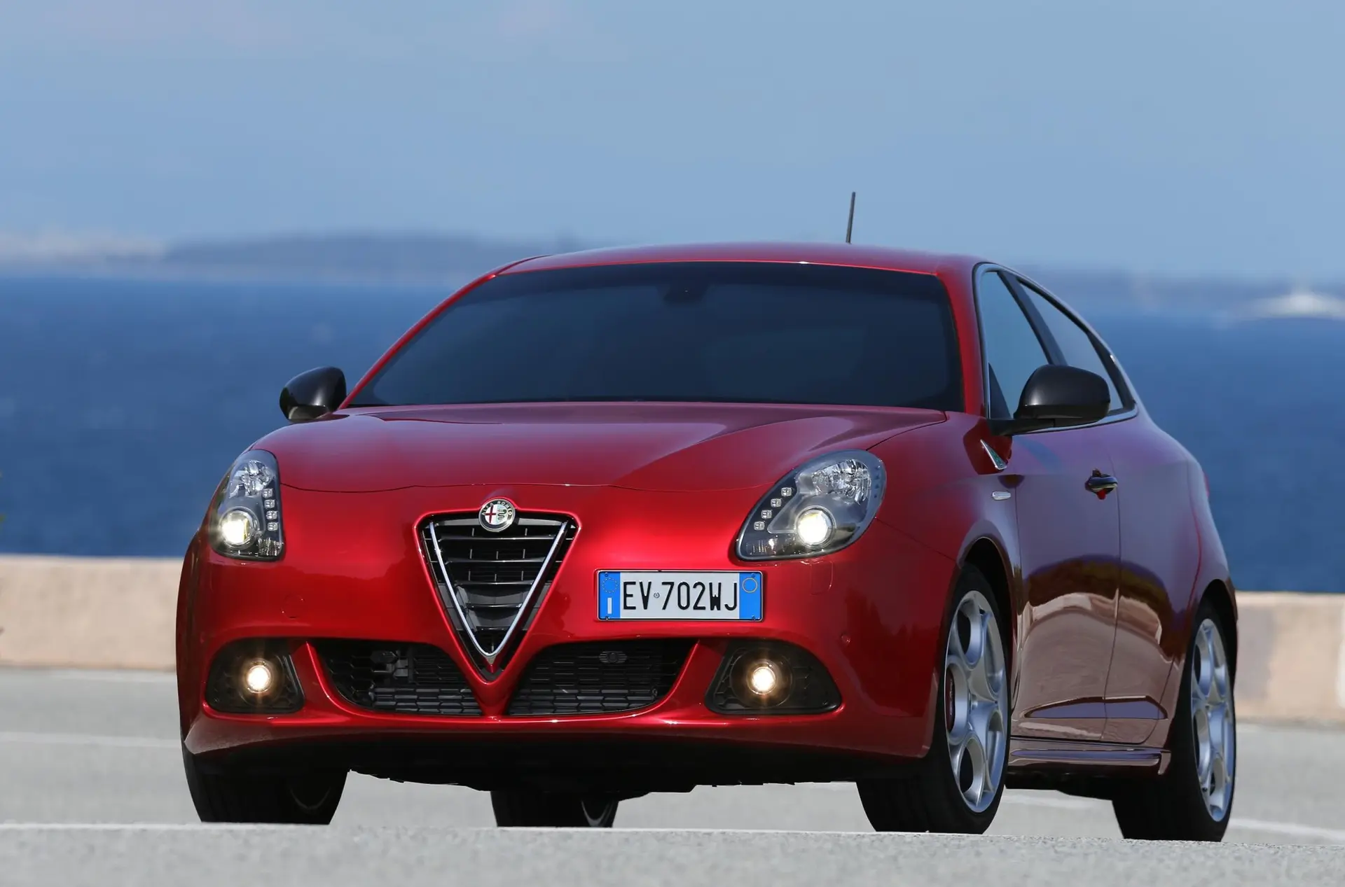 Alfa_Romeo_Giulietta_2014