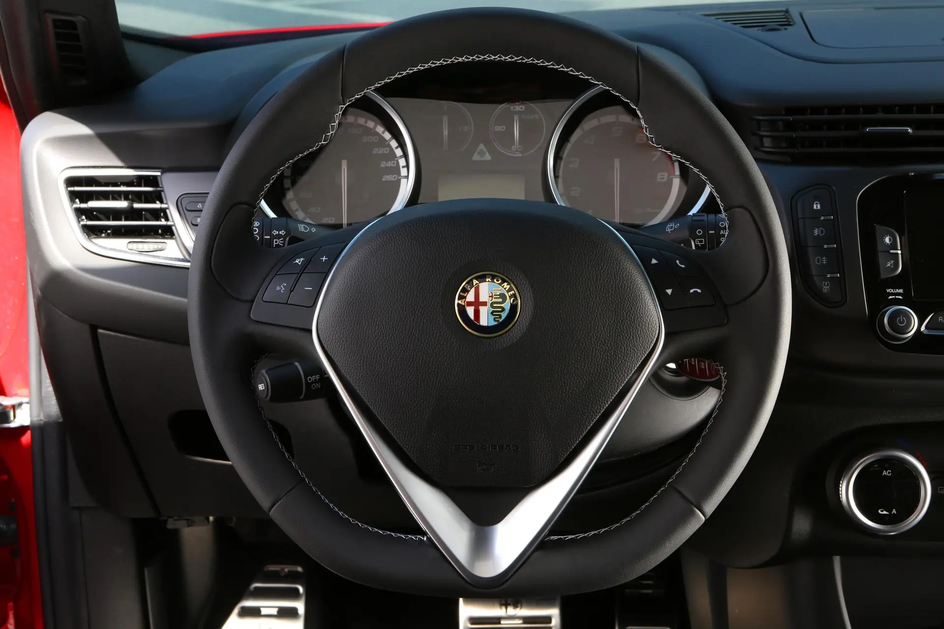 Alfa_Romeo_Giulietta_Interior