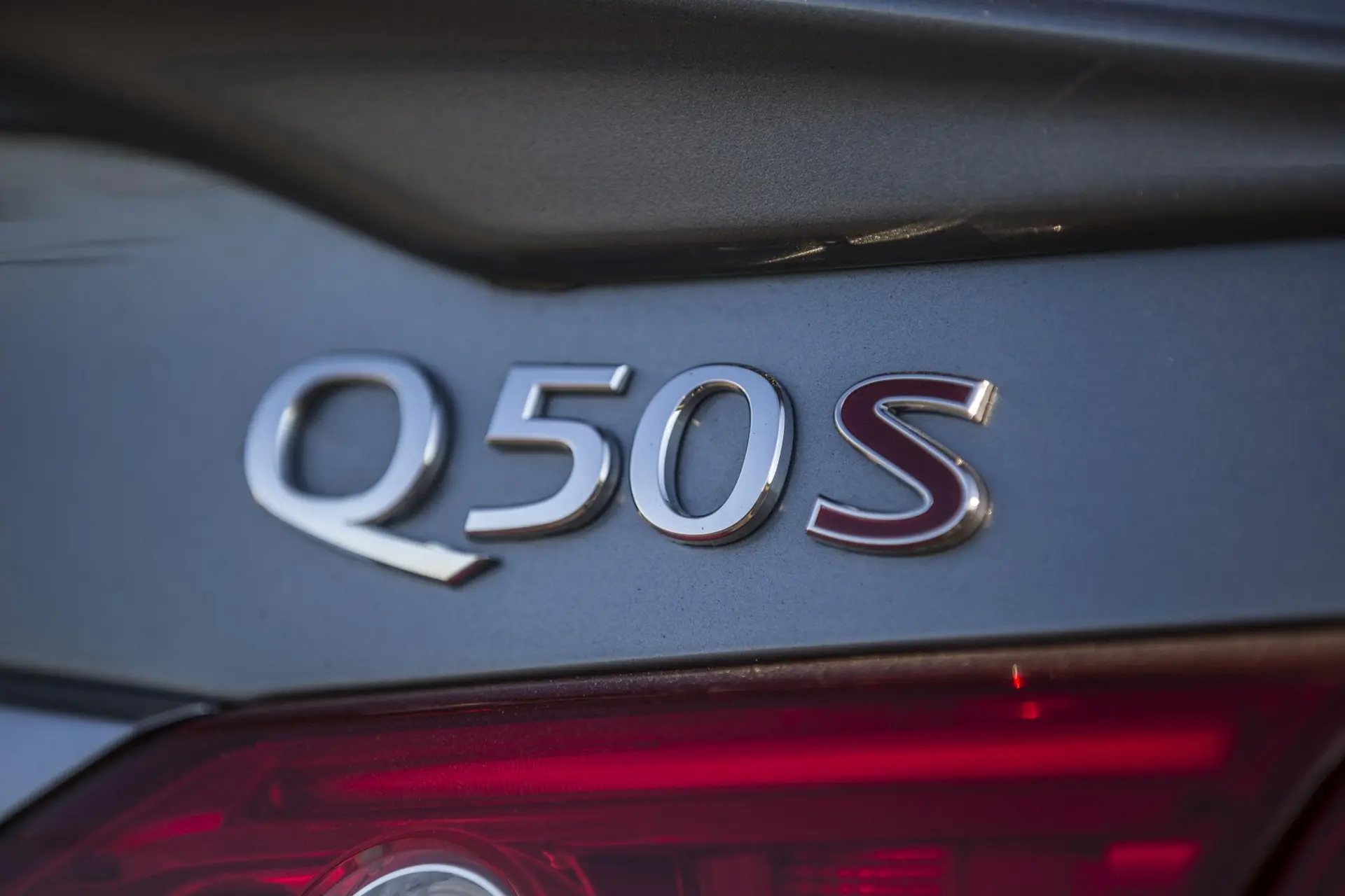 Infiniti-Q50-logo