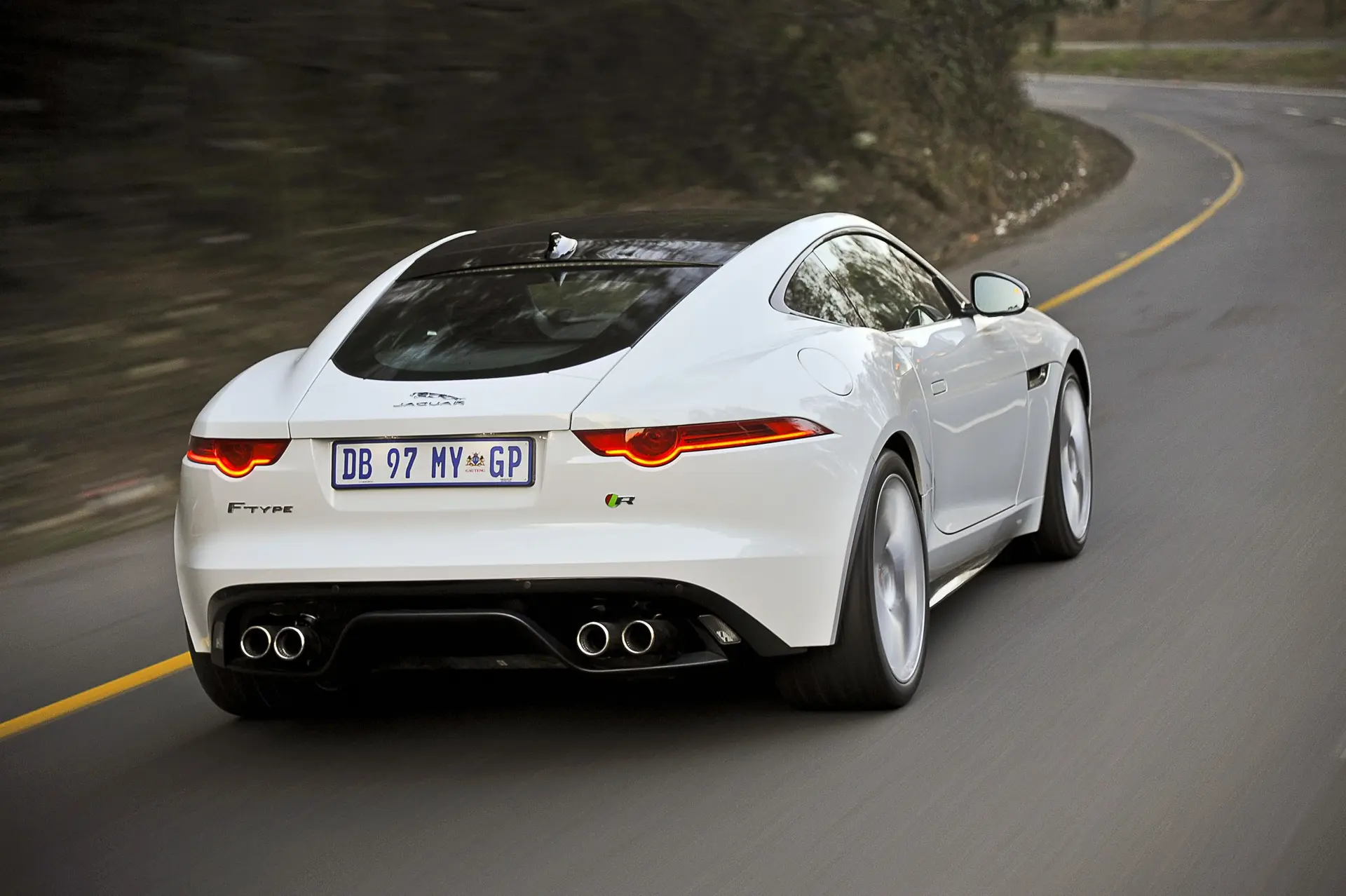 Jaguar_F-TYPE_Coupe