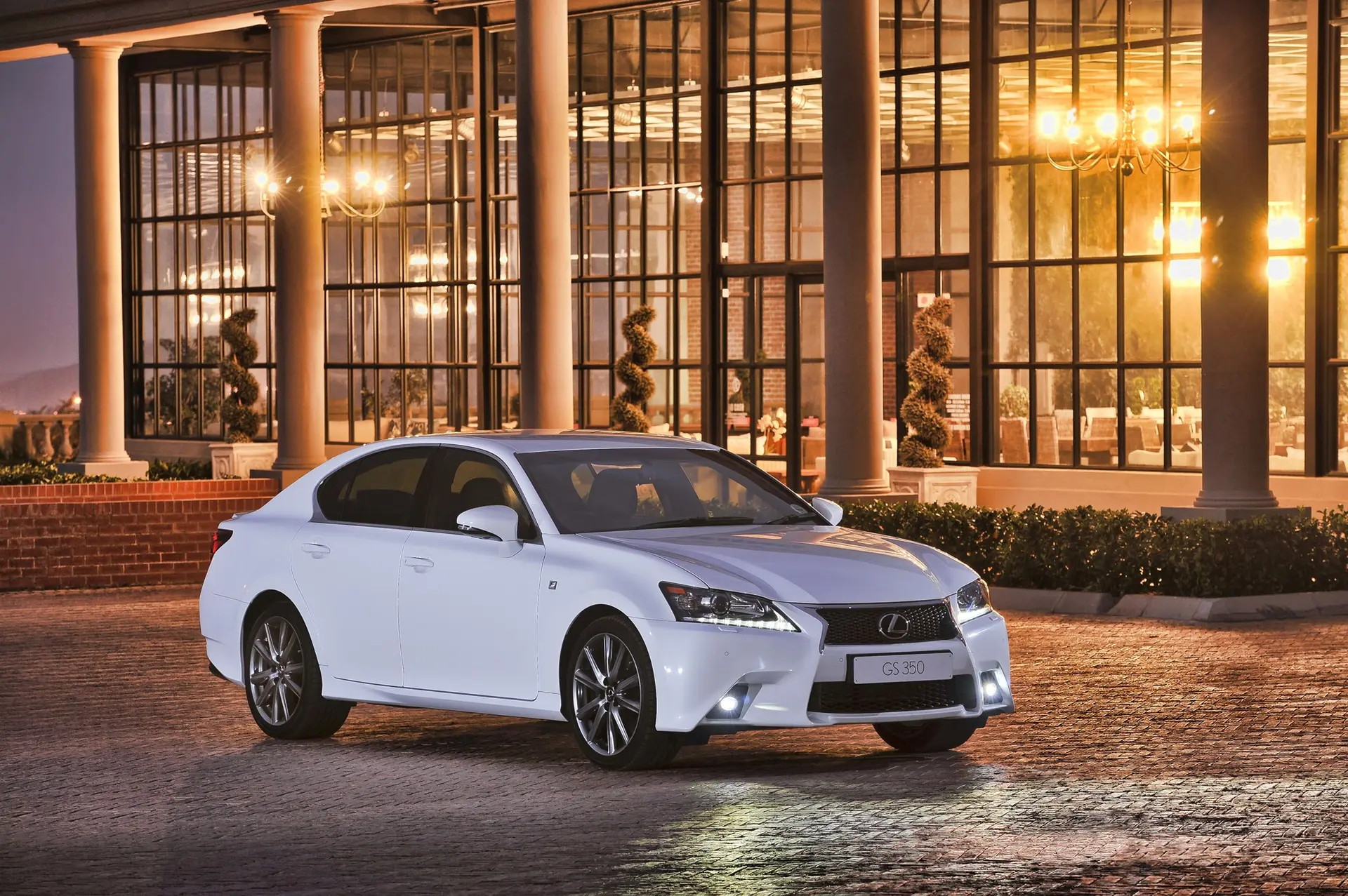 Lexus_Automotive