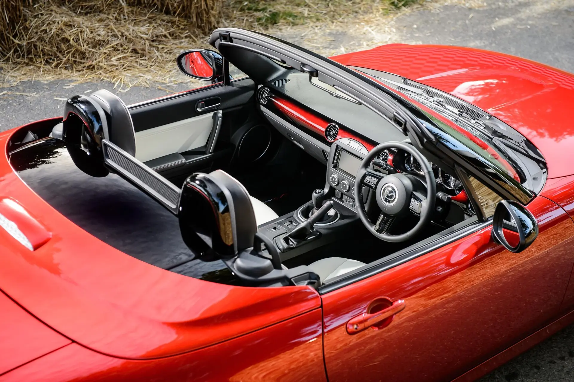 MAZDA_MX-5_Limited-Interior