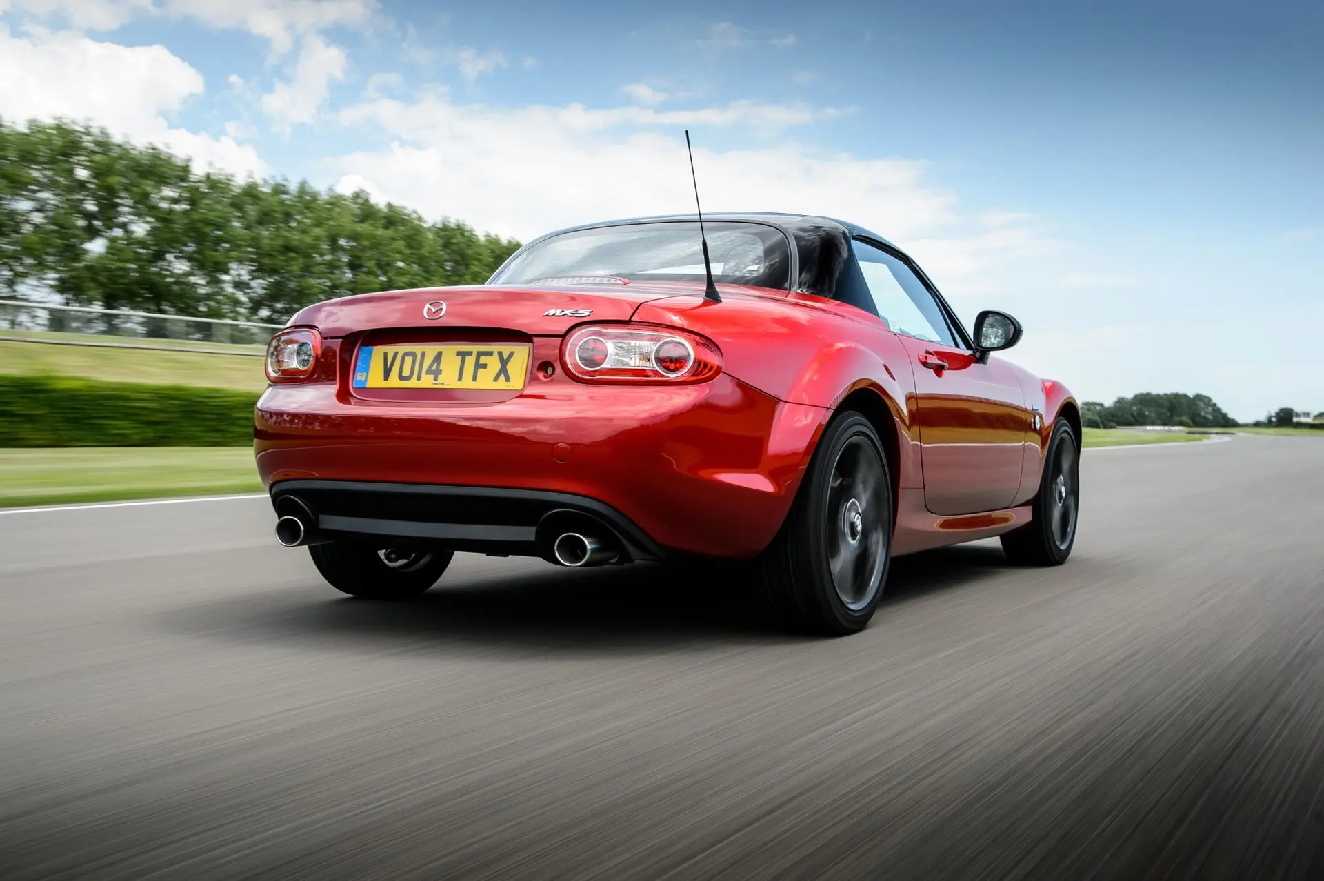 MAZDA_MX-5_Limited