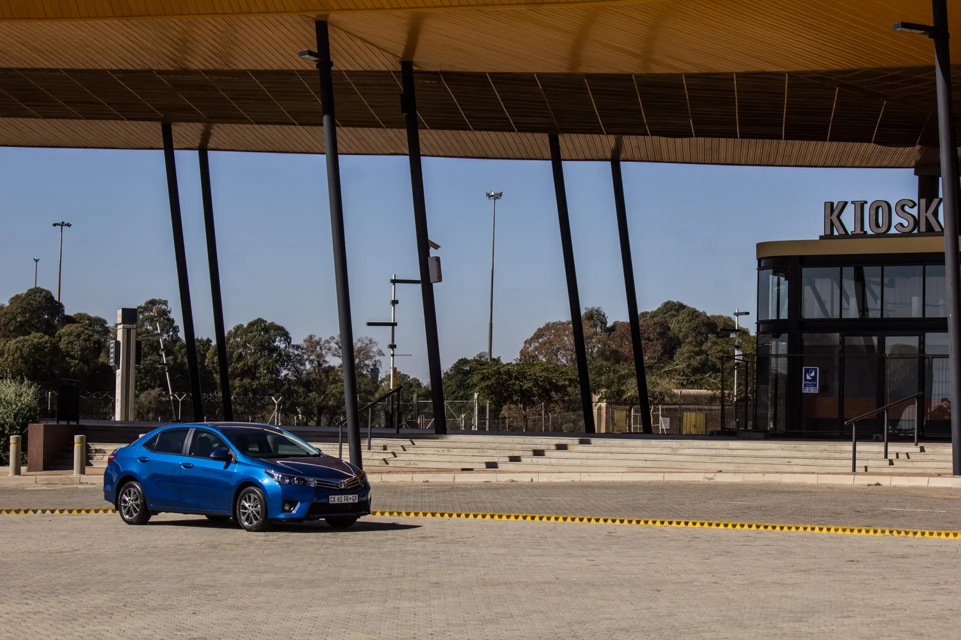 Toyota-Corolla-Sprinter-2014