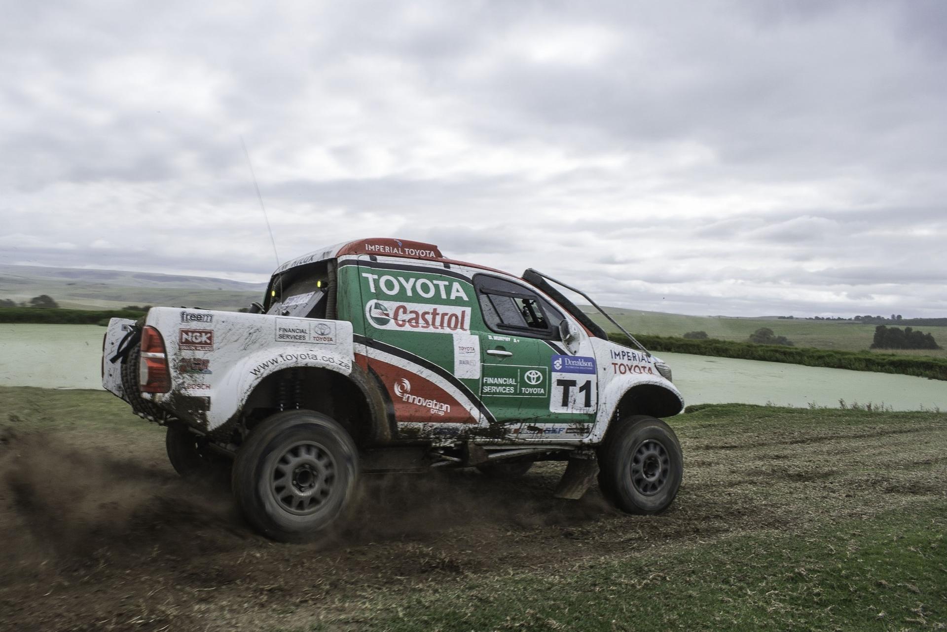 Toyota and Ford teams lock horns on racing section one on Toyota 1000 Desert Race
