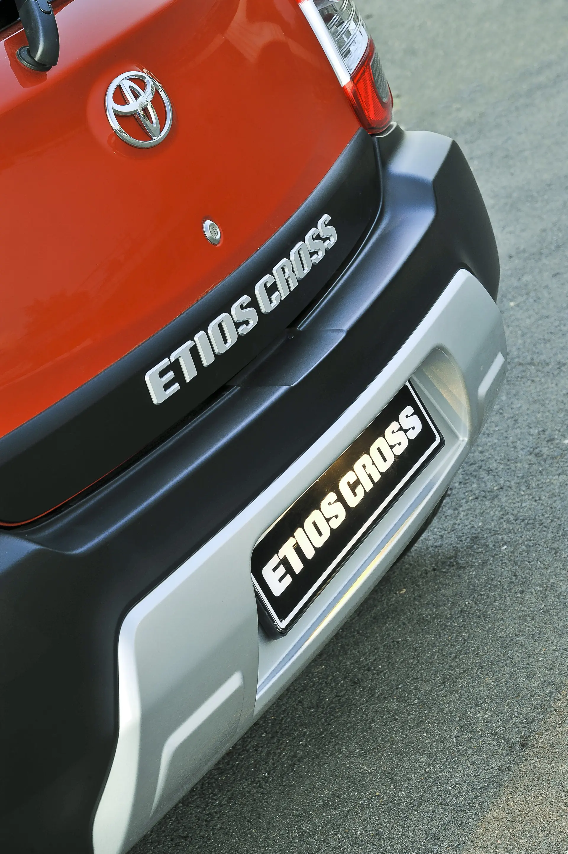 Toyota-Etios-2014