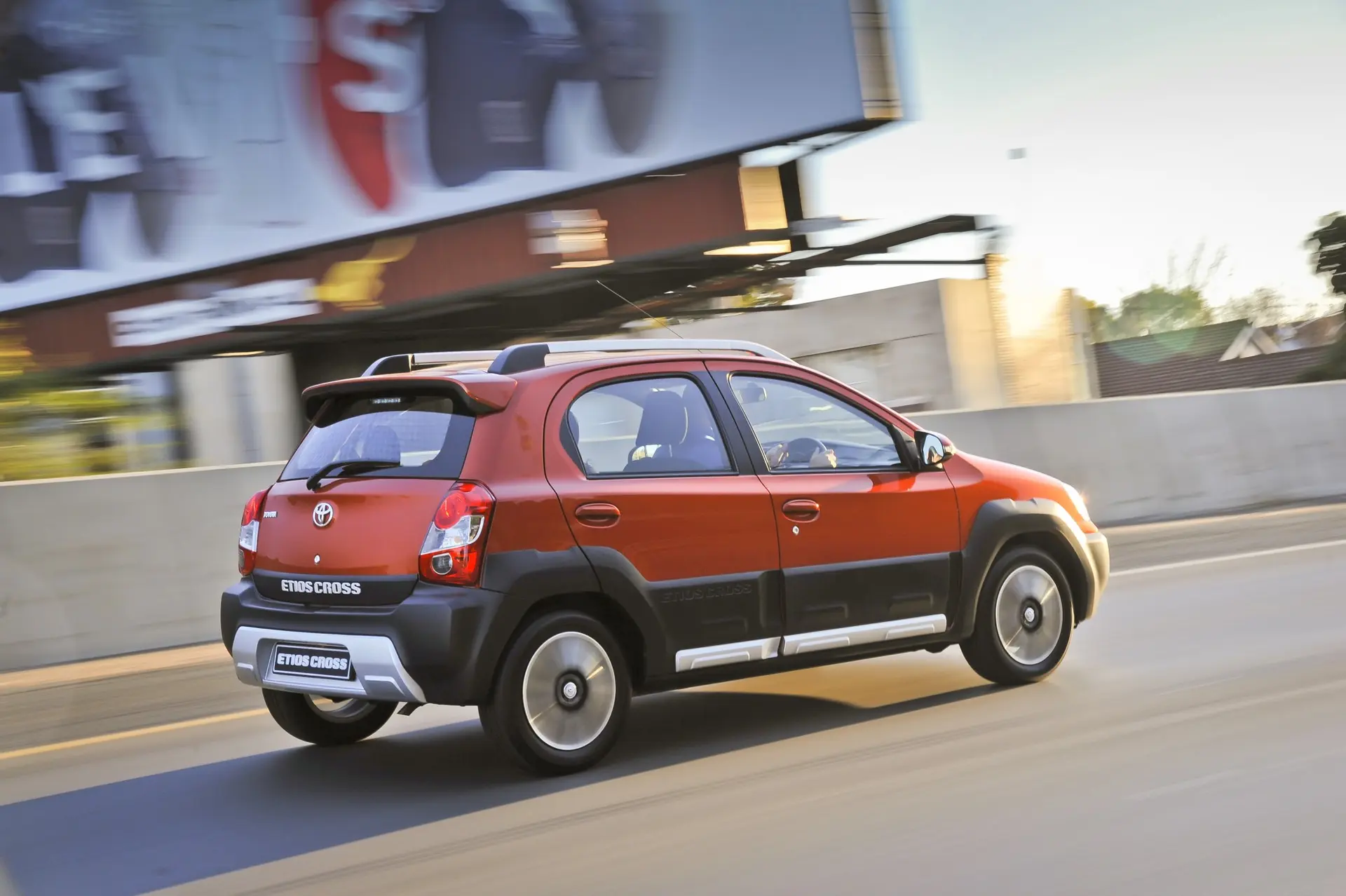 Toyota-Etios-Crossover