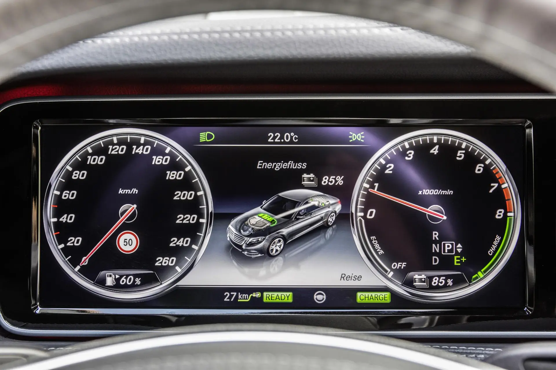 Mercedes-Benz-Hybrid-Dashboard