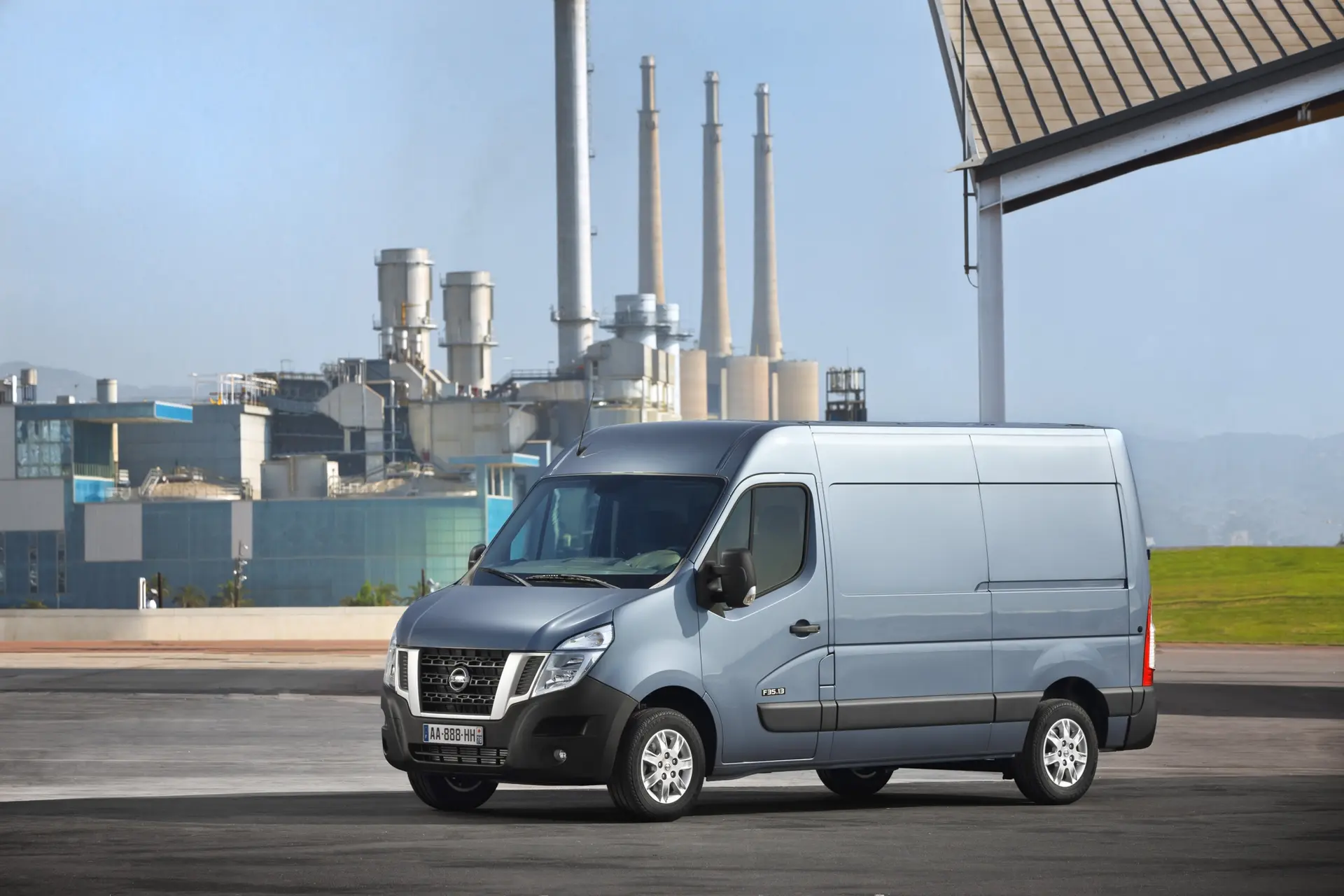Nissan-NV400