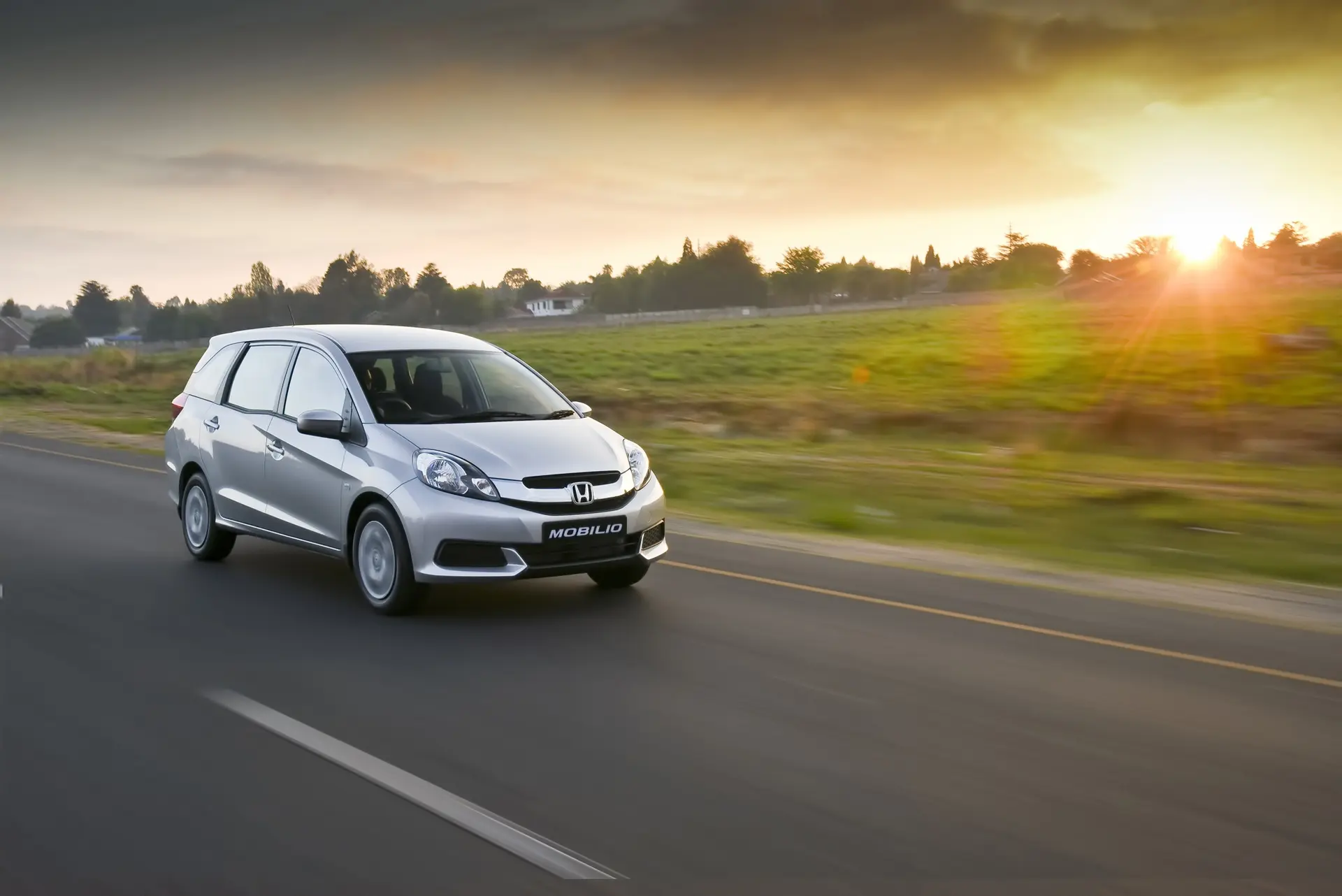 Honda-Mobilio-2014