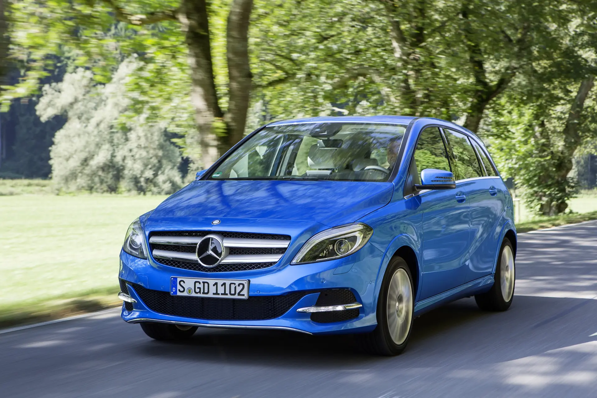 Mercedes-Benz-B-Class-Paris-Motor-Show