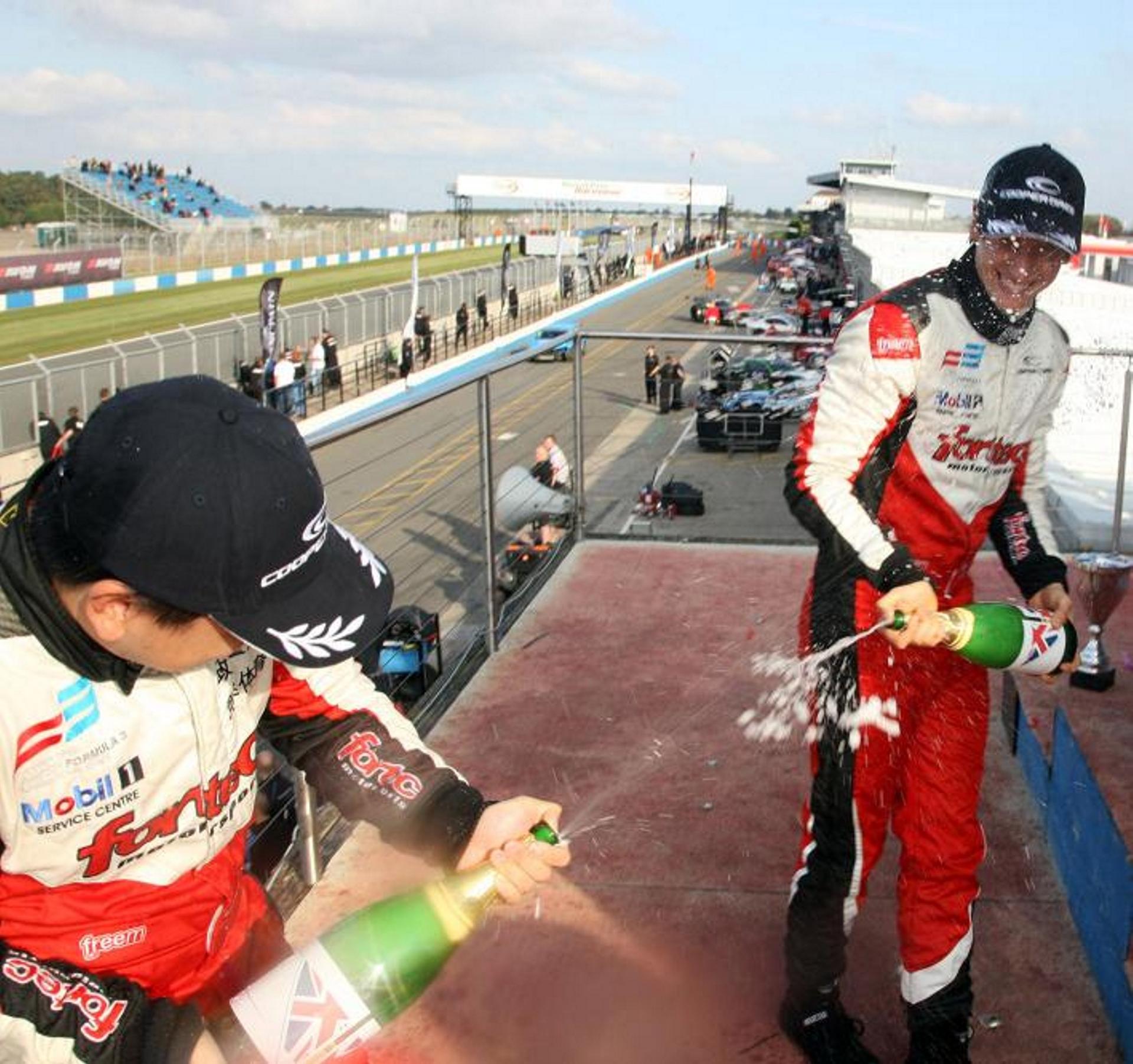 FORTEC DOMINATES BRITISH F3 CHAMPIONSHIP WITH THE HELP OF NANOTECHNOLOGY