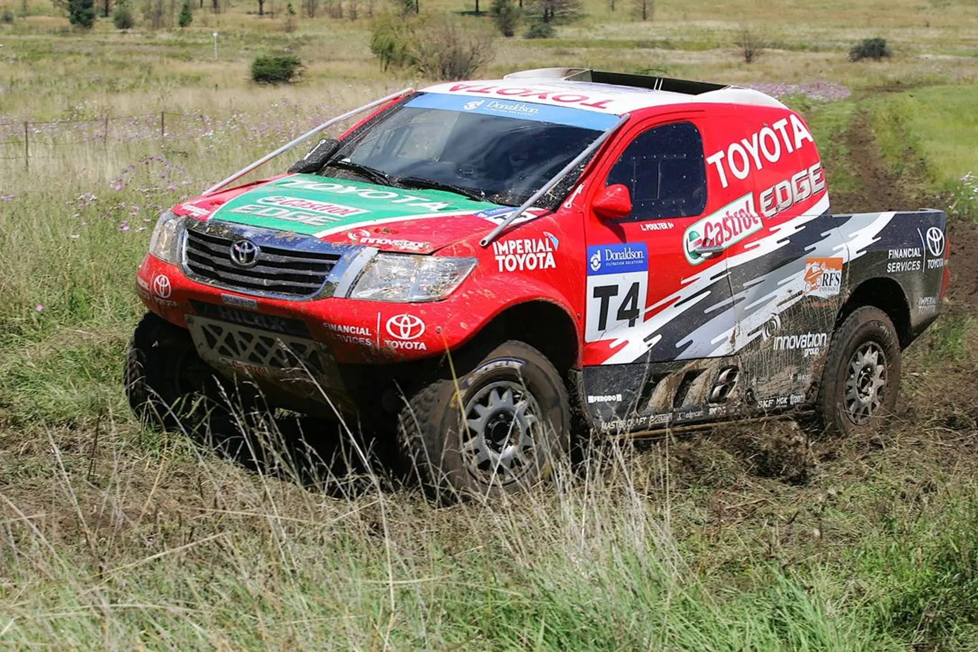 TOYOTA-HILUX-AND-FORD-RANGER-BATTLE-IT-OUT-IN-RFS-ENDURANCE-OFF-ROAD-RACE
