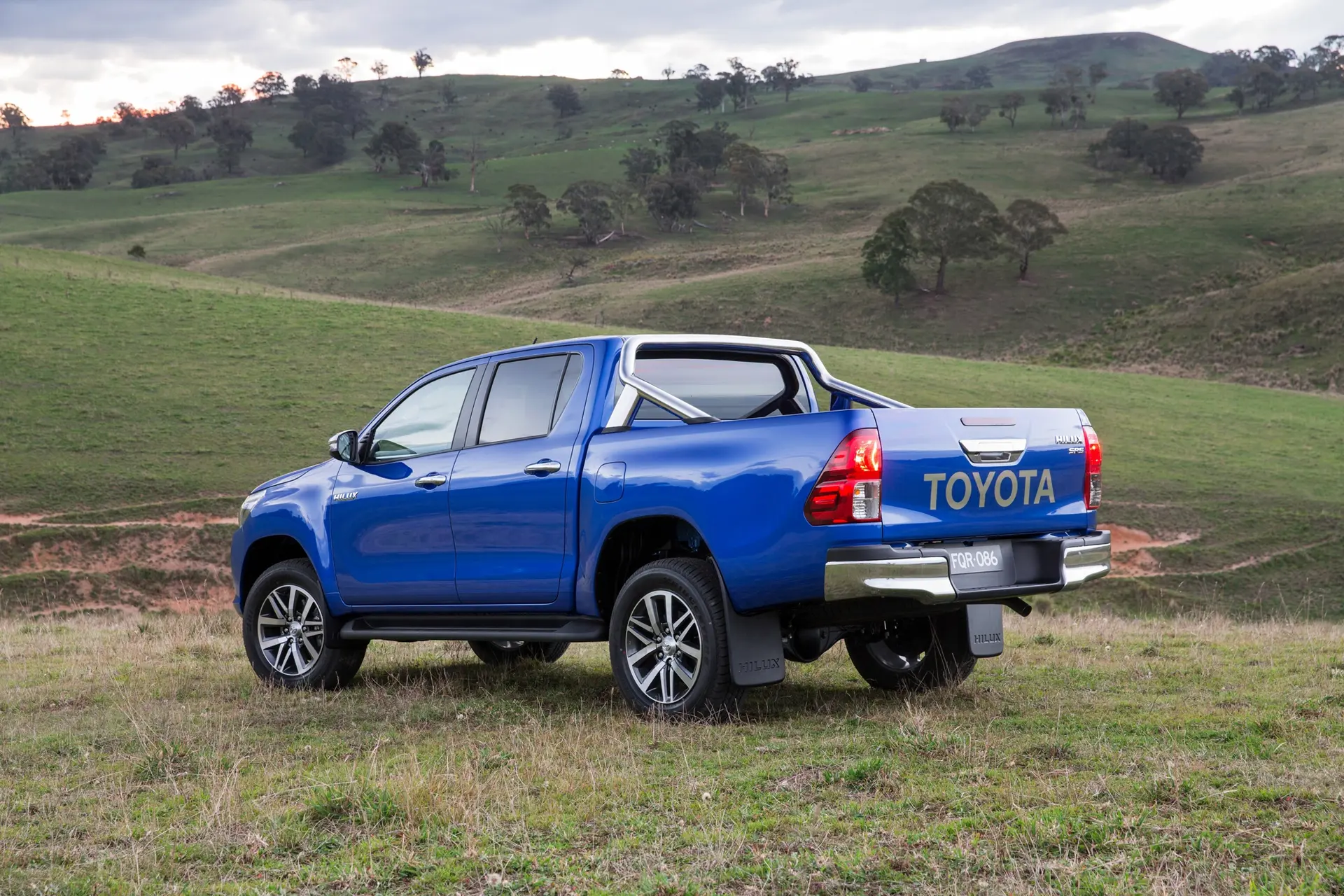Toyota-Hilux-2015