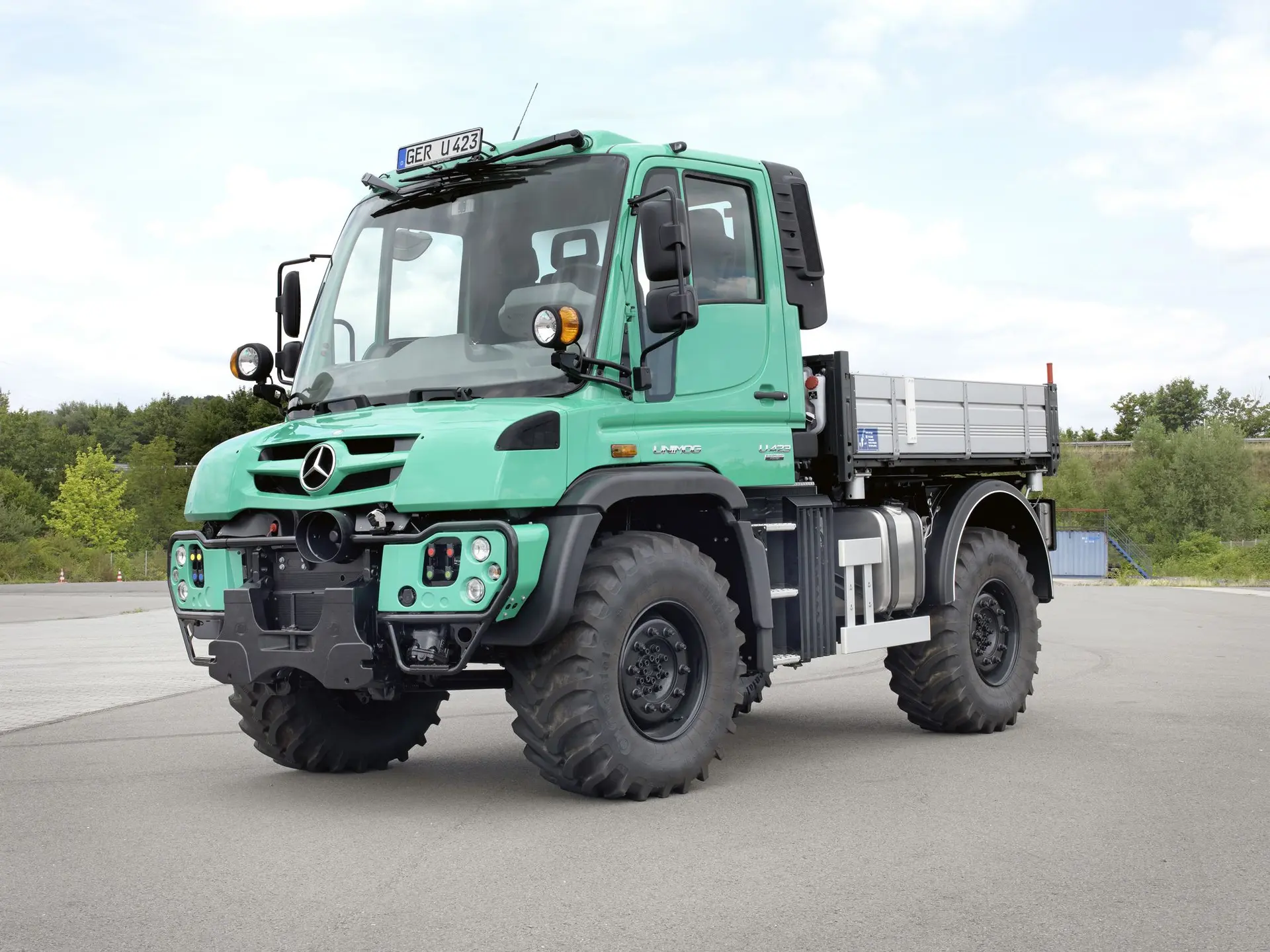 Mercedes-Benz at the Agritechnica 2015 – Unimog Arocs