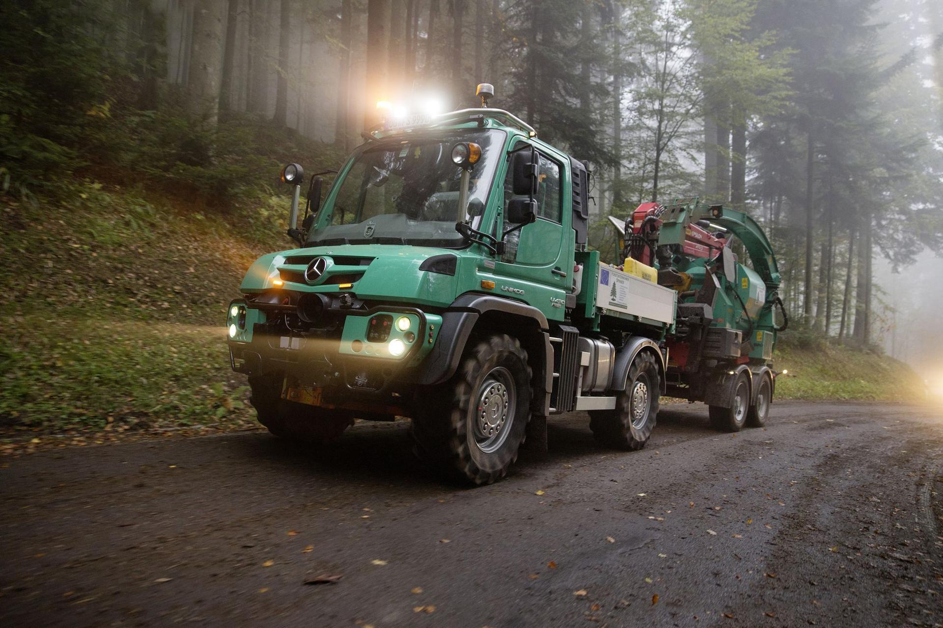 Mercedes-Benz at the Agritechnica 2015 – Unimog and Arocs in agriculture