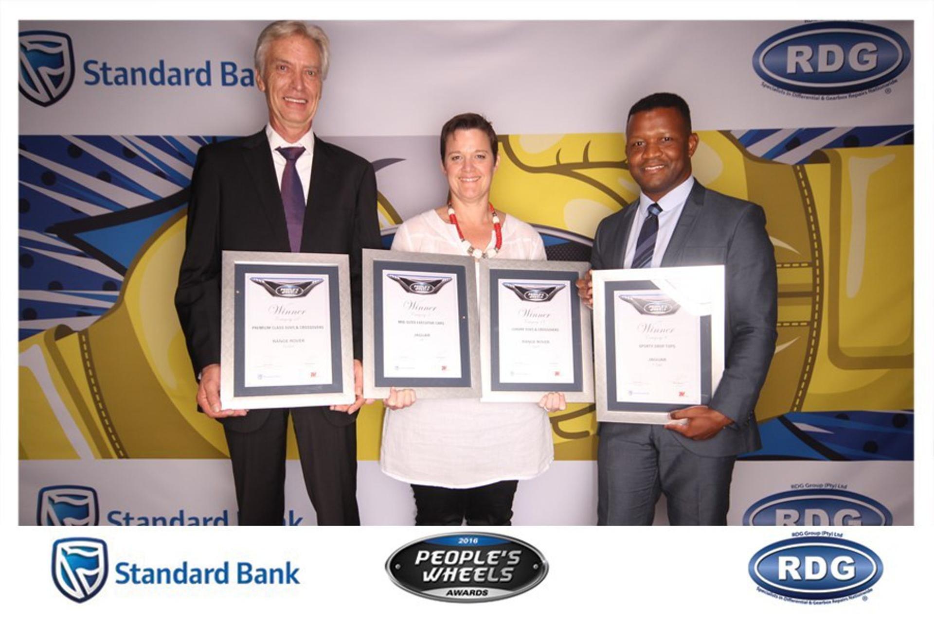 LAND ROVER WINS AT STANDARD BANK PEOPLE’S WHEELS AWARDS