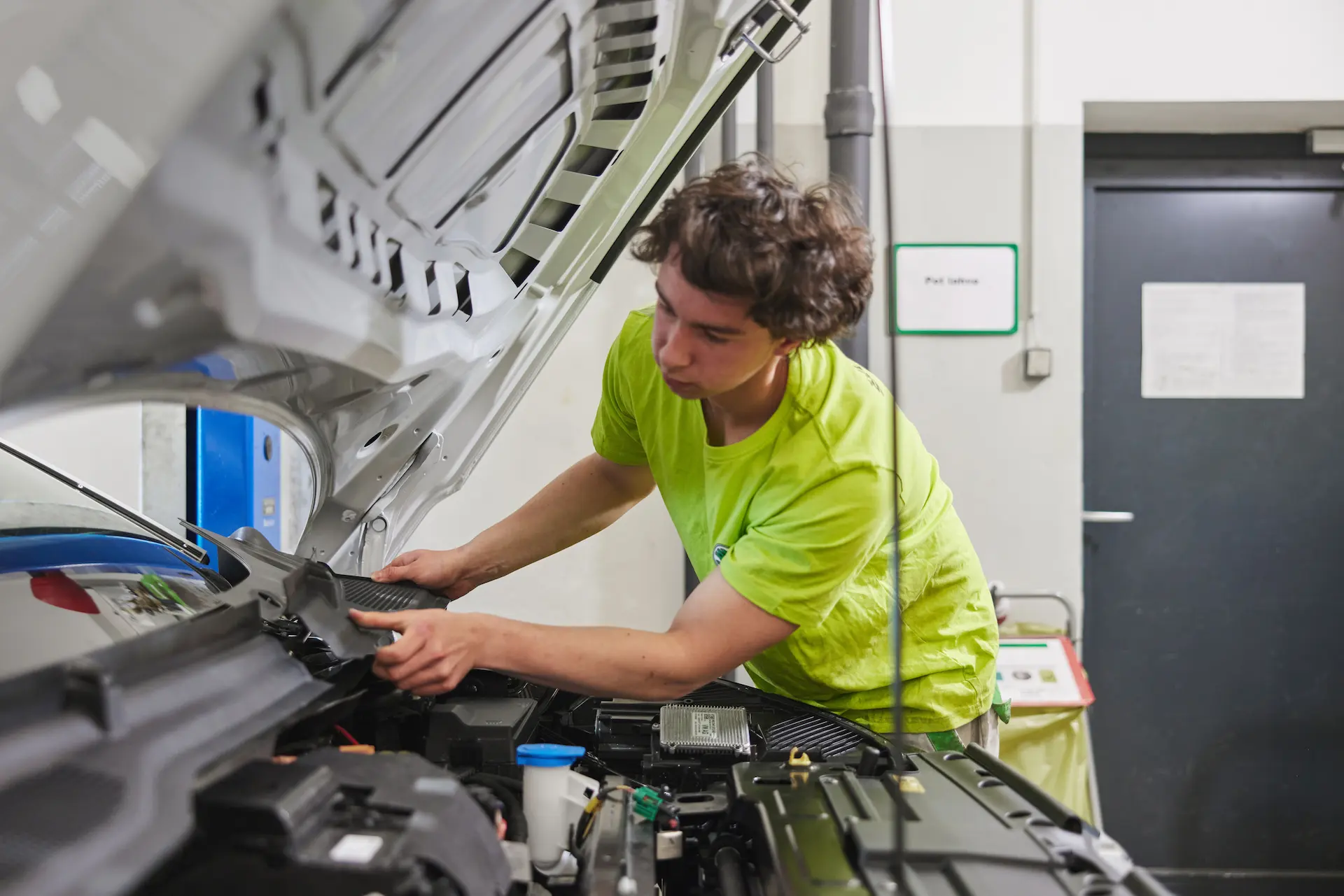 Skoda Roadiaq Apprentice Car No 9 Team