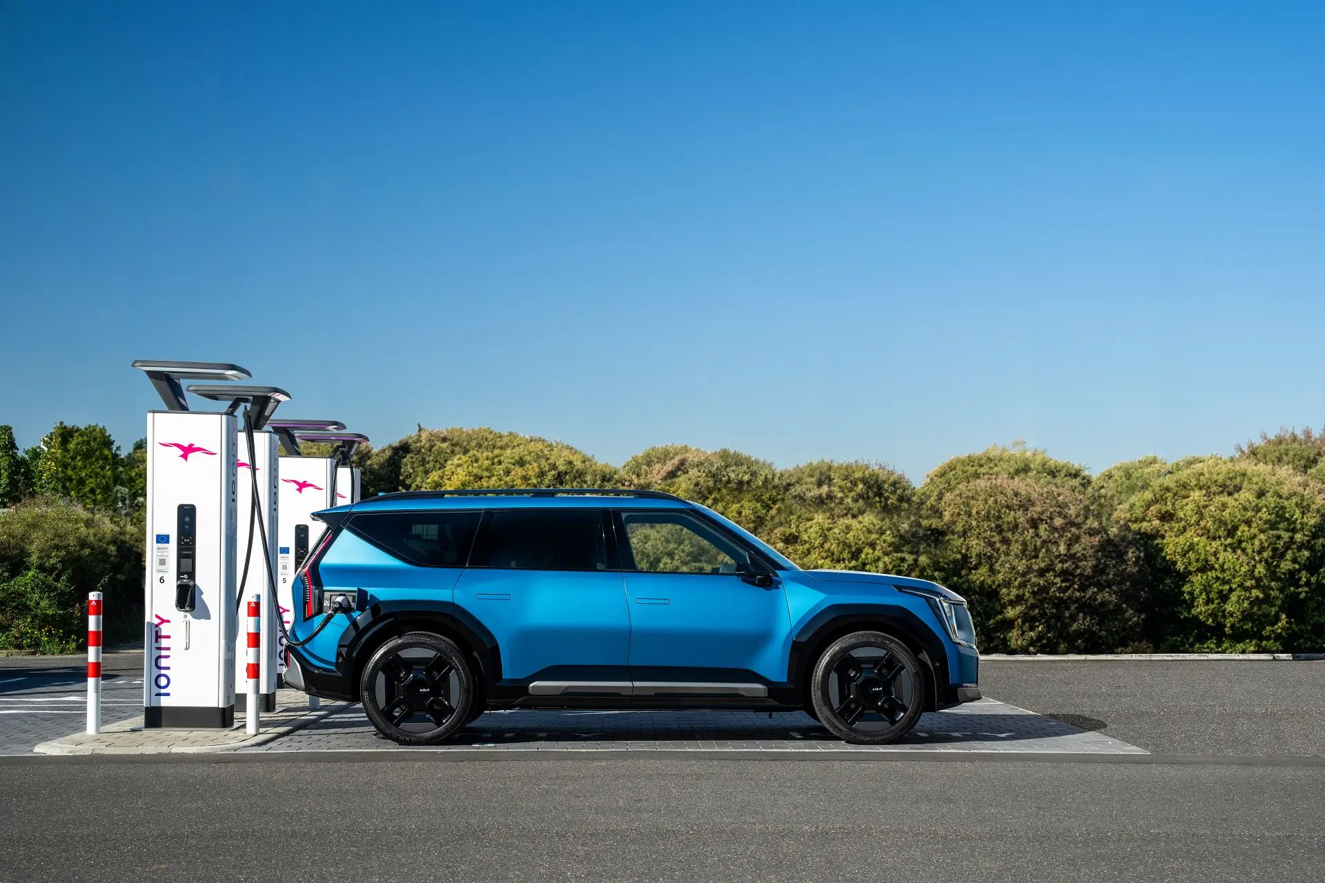 Kia Introduces Seamless Ev Charging Technology Plug And Charge
