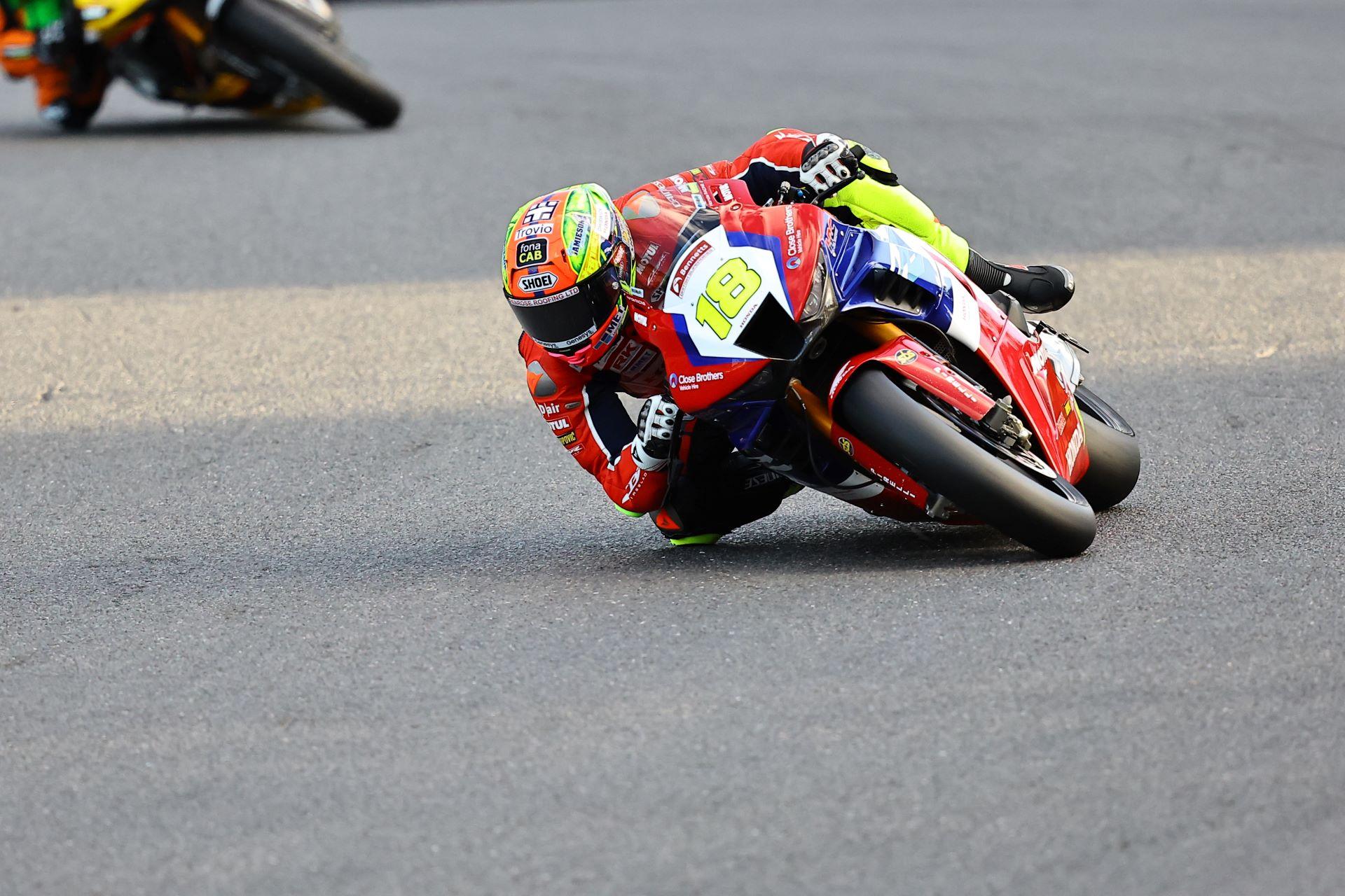 Honda Racing rounds out the year with a brace of point-scoring rides for Tom Neave