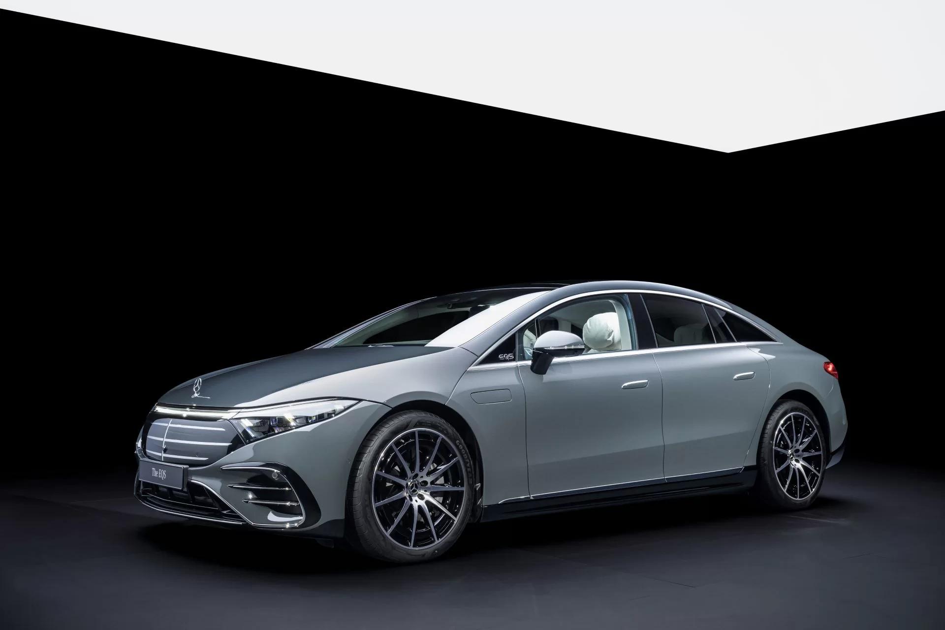 Mercedes-Benz Elevates Electric Luxury with the 2024 EQS Update