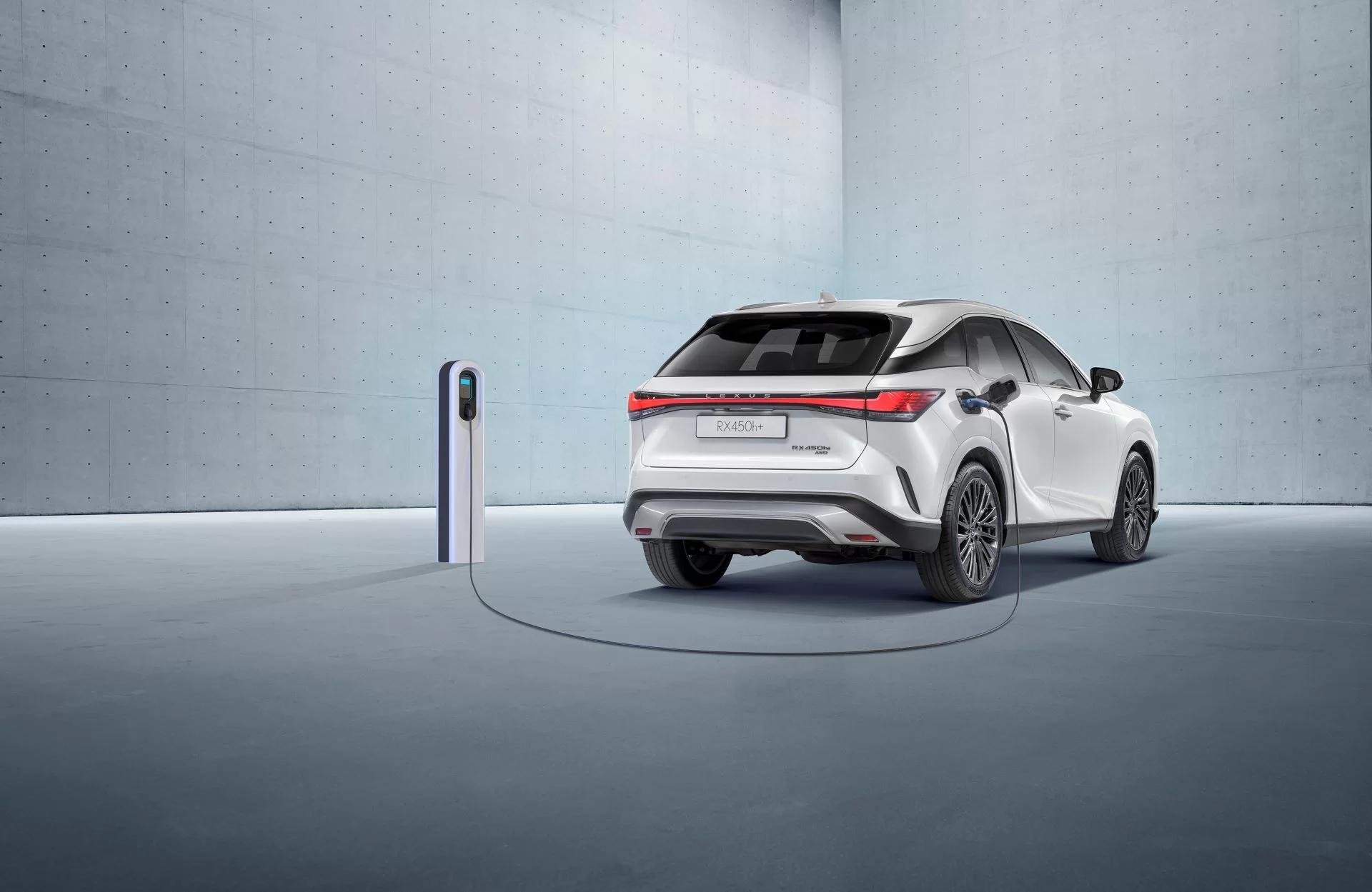 Elevating Hybrid Luxury: The 2024 Lexus RX 450h+ Redefines High-Performance Sustainability