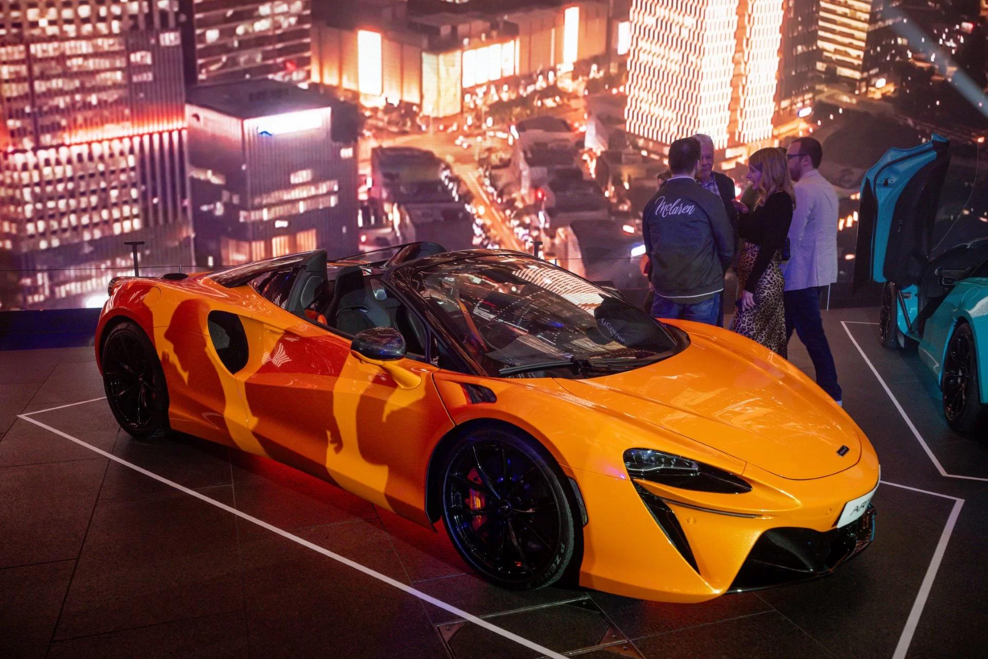 McLaren Artura Spider Debuts in London with Celebrity Fanfare