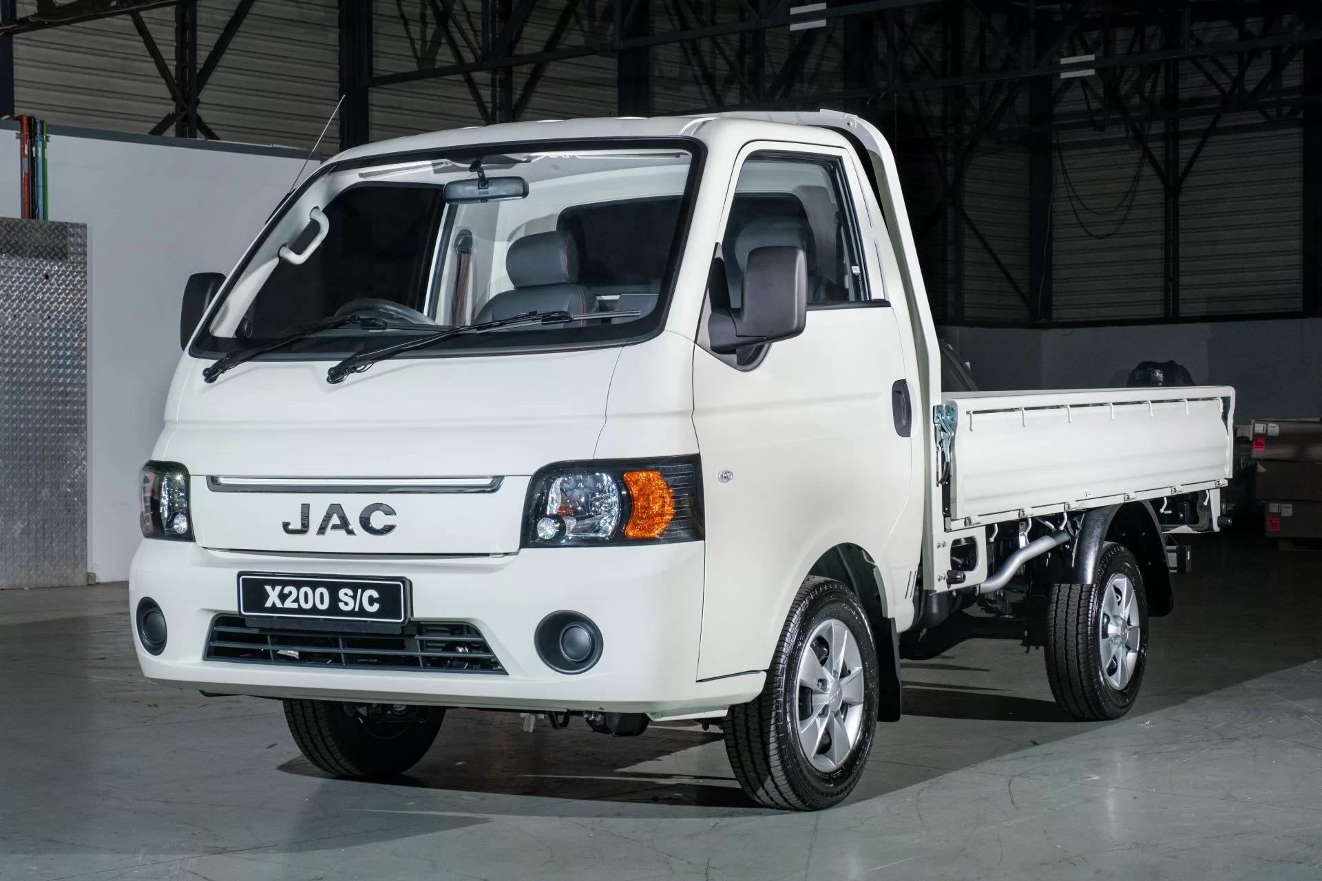 JAC Motors Unveils the Affordable and Versatile X200 2.8L TDI