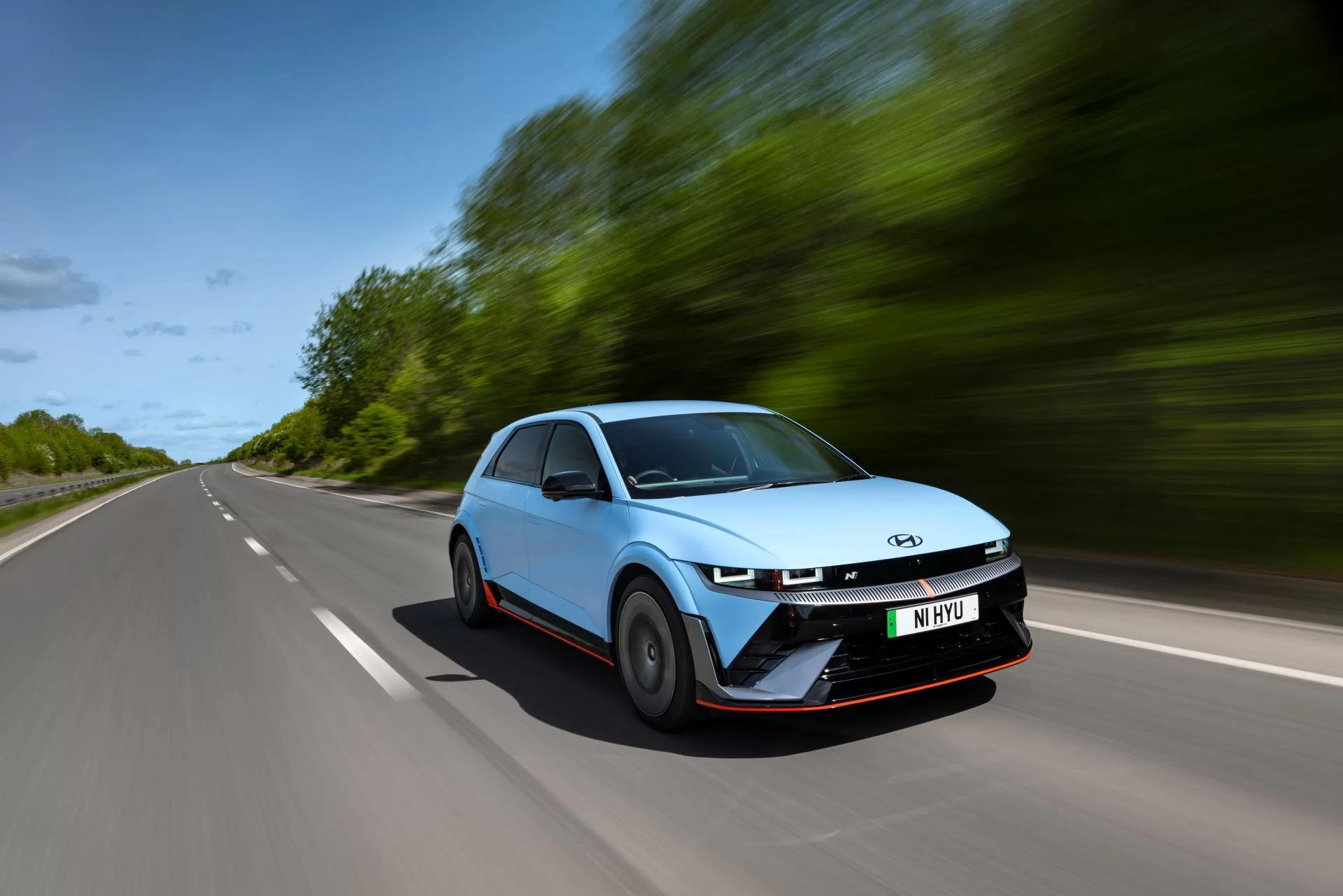 Hyundai Shines at the 2024 Business Car Awards: KONA and IONIQ 5 N Recognized for Excellence
