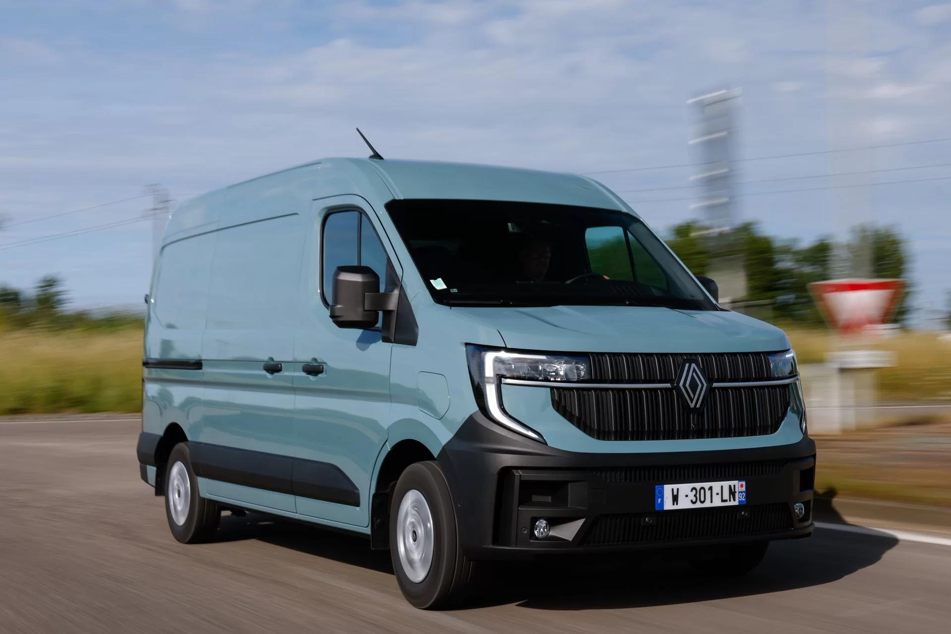 Renault’s New Master: A Standout Winner in the 2025 Parkers Van and Pickup Awards
