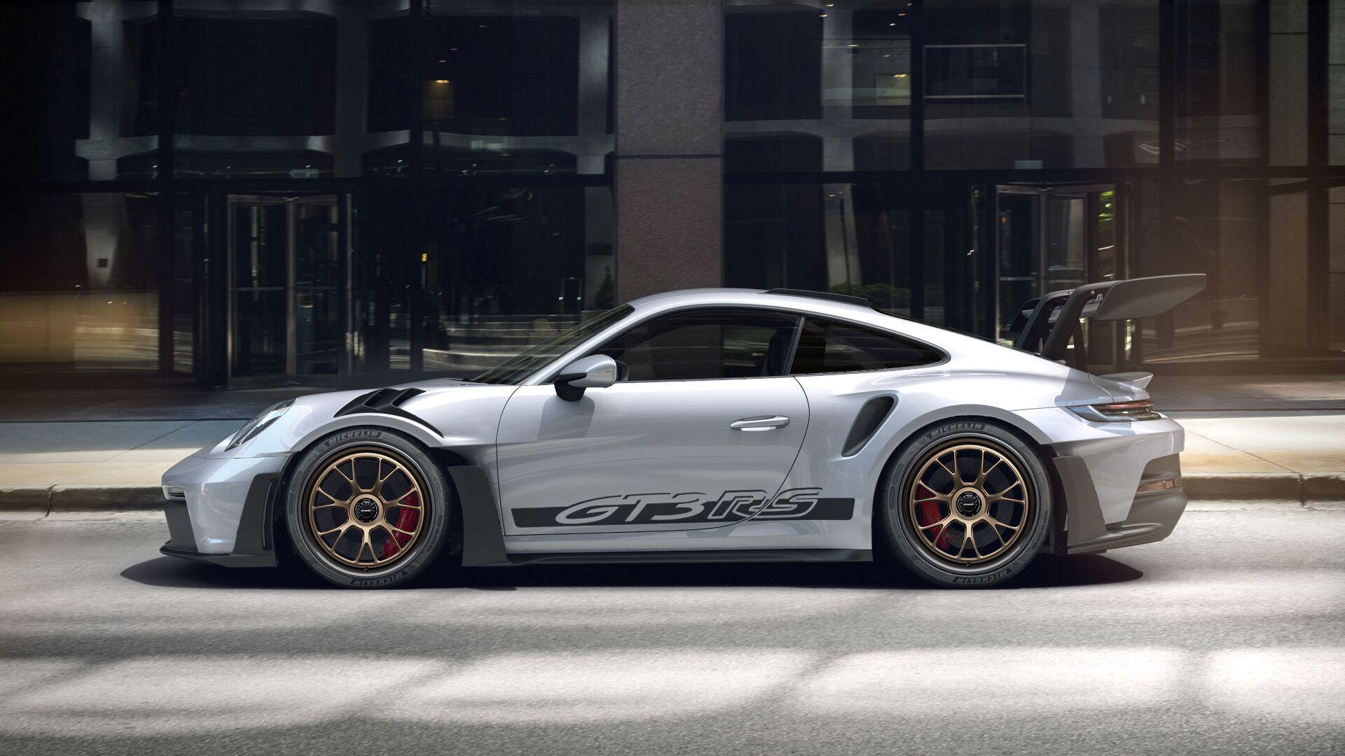 Dymag Unveils the HALO-X Carbon Hybrid Performance Wheel for the Porsche 911 GT3 RS: A New Era in Track and Road Performance