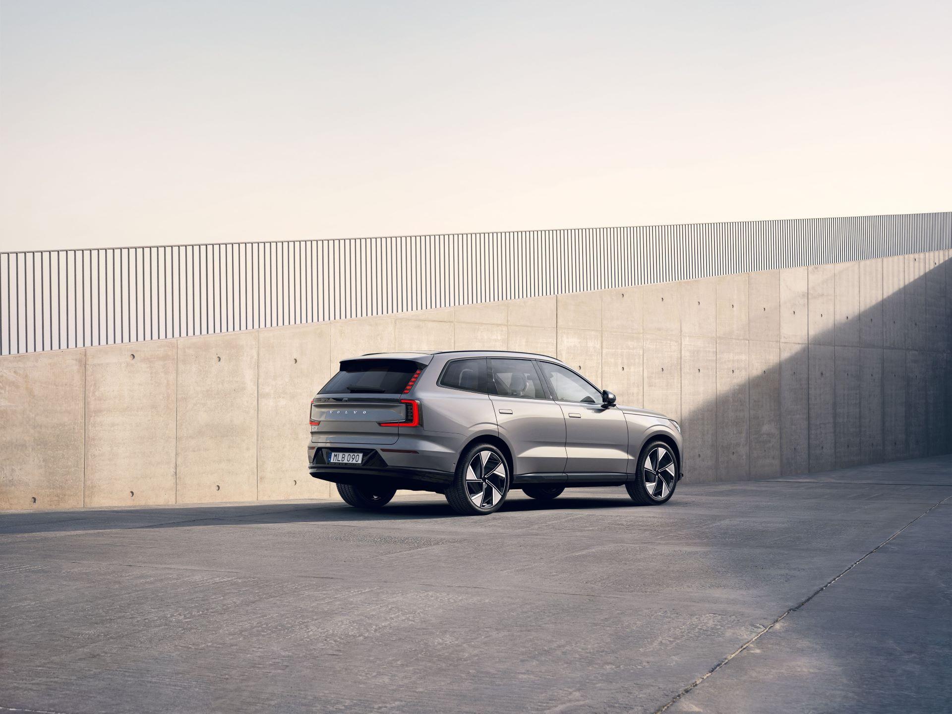 Volvo’s Flagship All-Electric EX90: Redefining Electrified Luxury