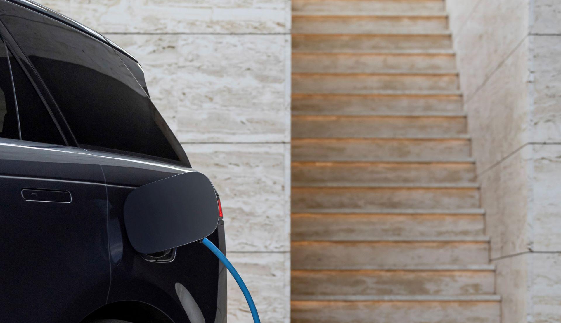 JLR and ev.energy Partner to Pioneer Smart Charging Pilot, Making EV Ownership More Sustainable and Cost-Efficient