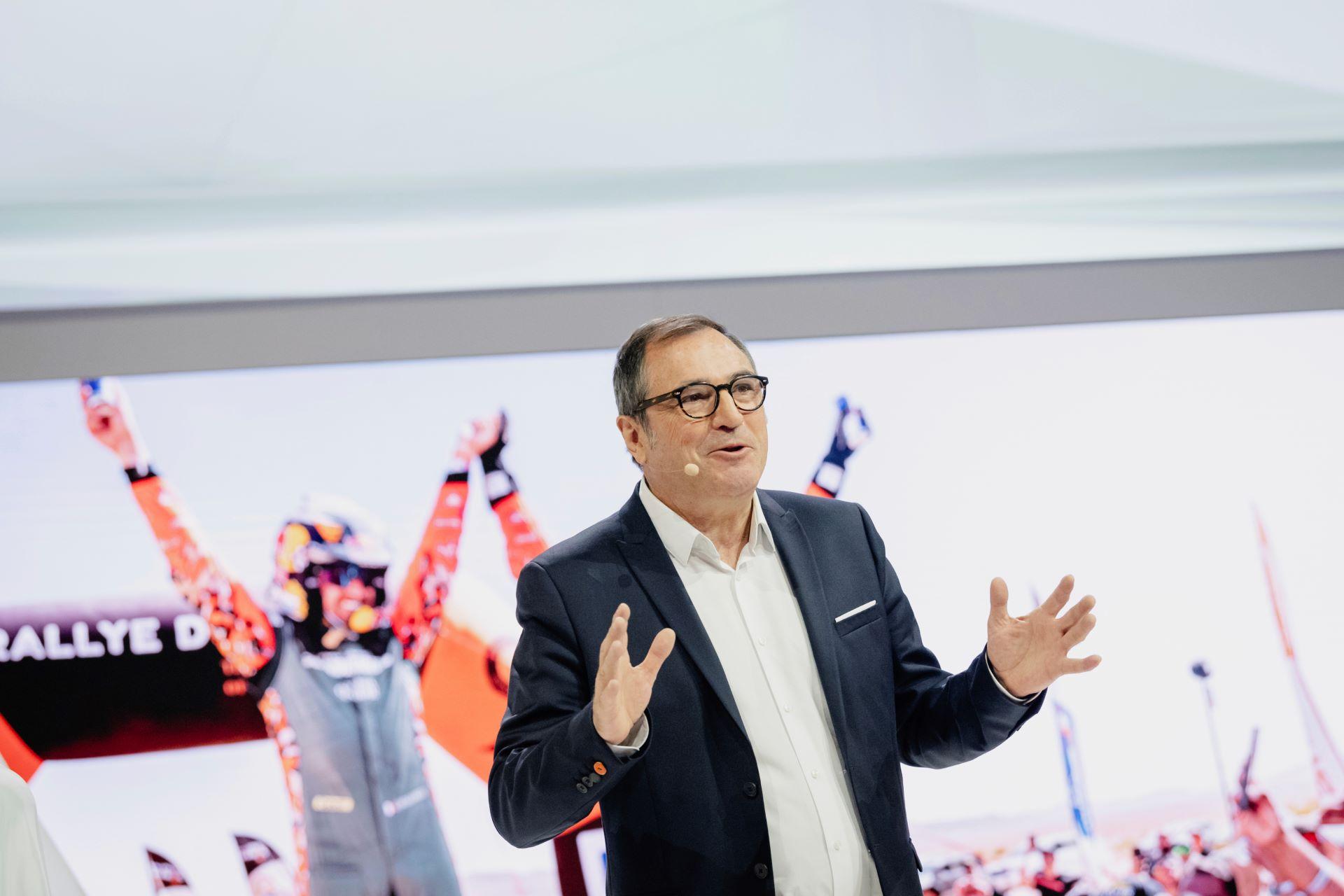 Denis Le Vot Inducted into Motoring Hall of Fame for Transformative Leadership at Dacia