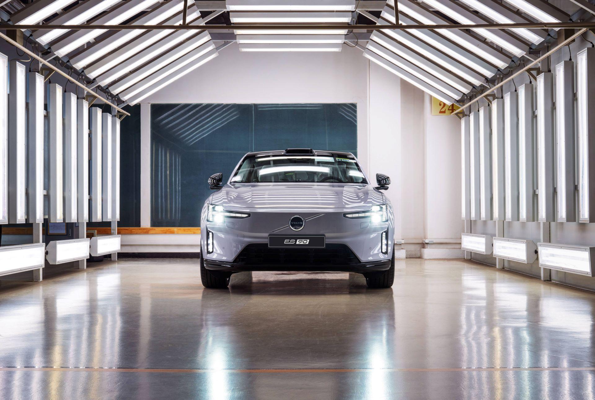 Volvo Begins Production of the All-Electric ES90: A New Era of Scandinavian Innovation
