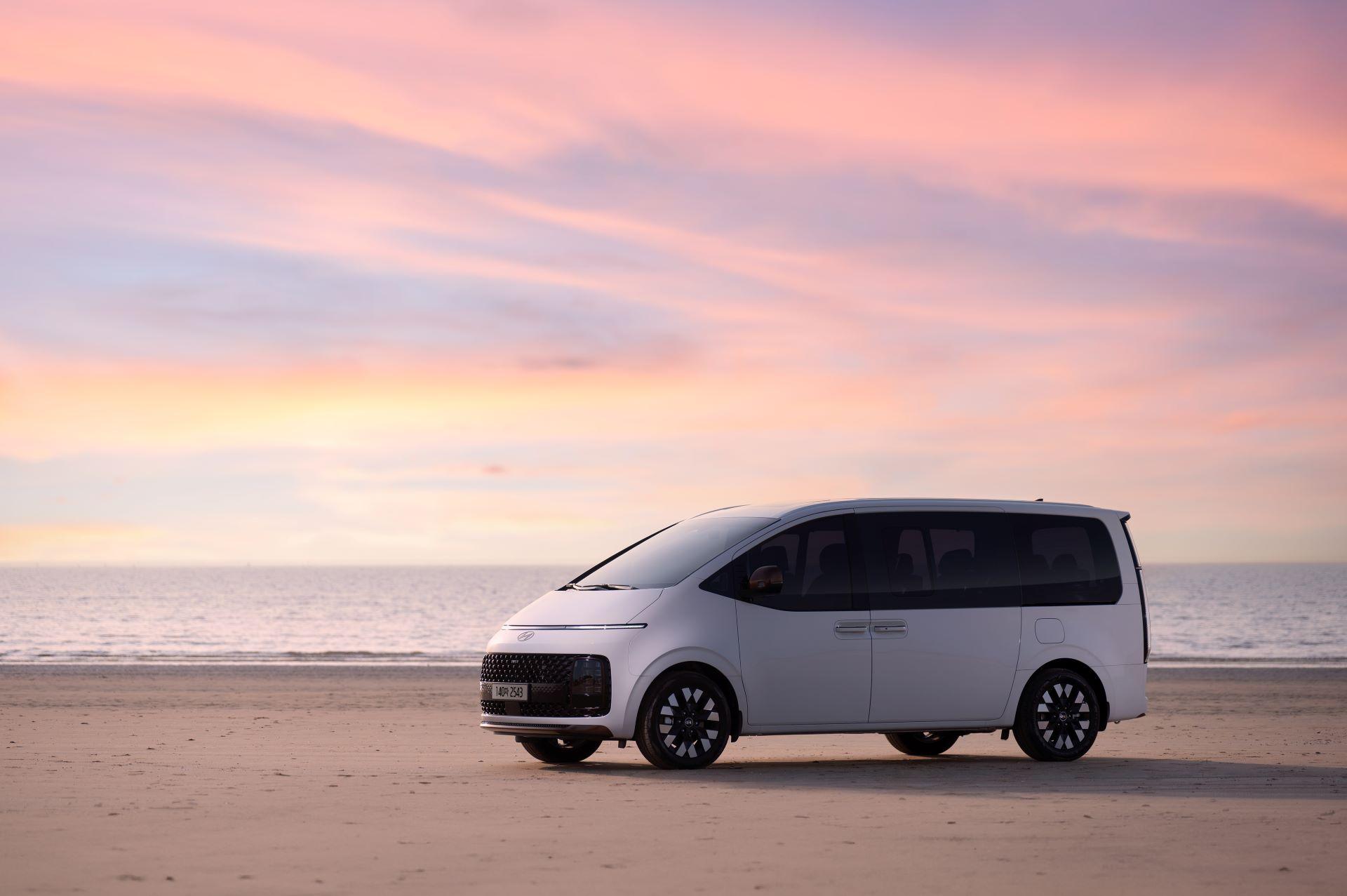 Hyundai Motor Powers First-Ever African G20 Leaders’ Summit with STARIA MPVs