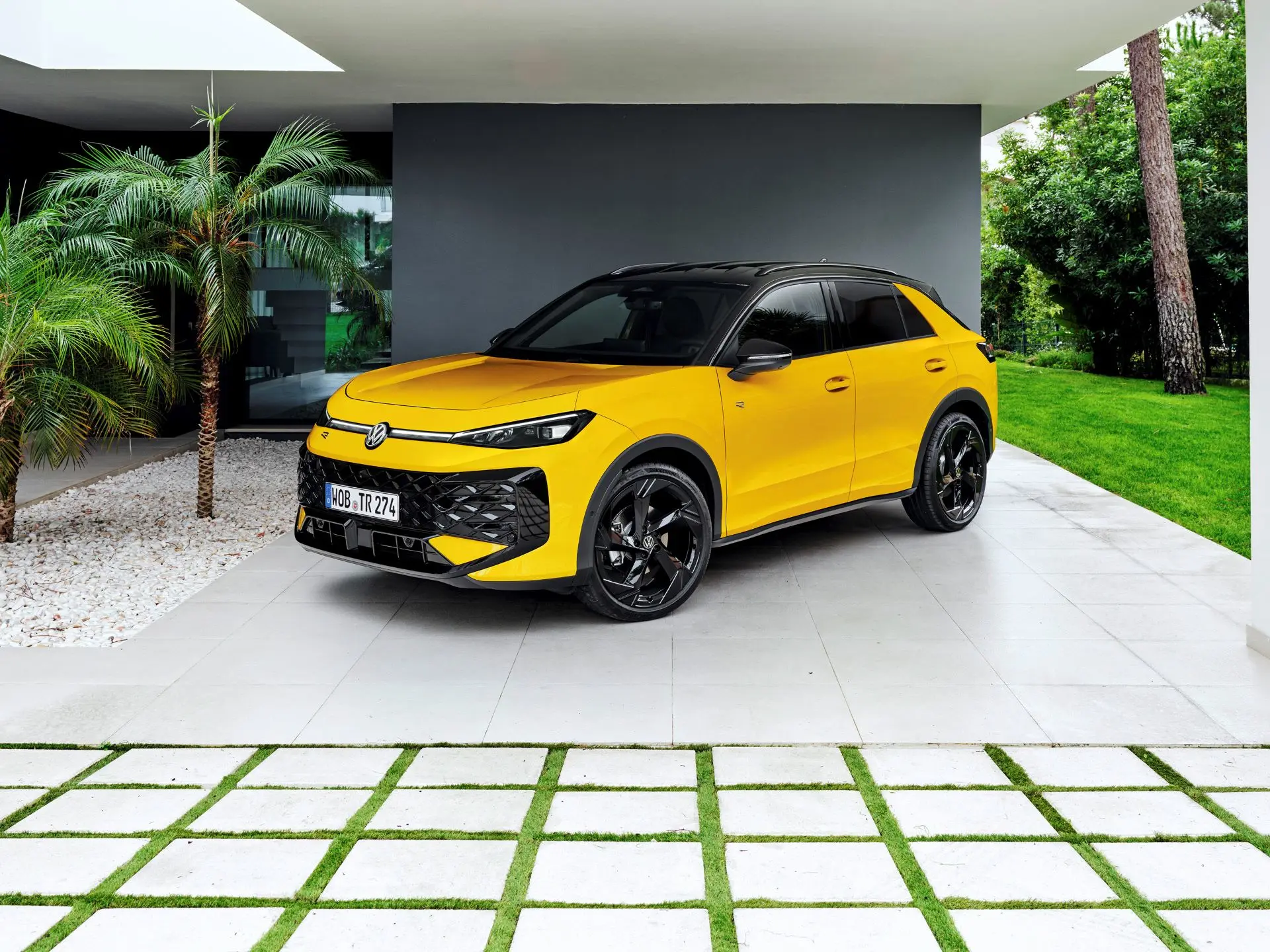 Volkswagen Unveils Second-Generation T-Roc with Bold Design and Hybrid Future