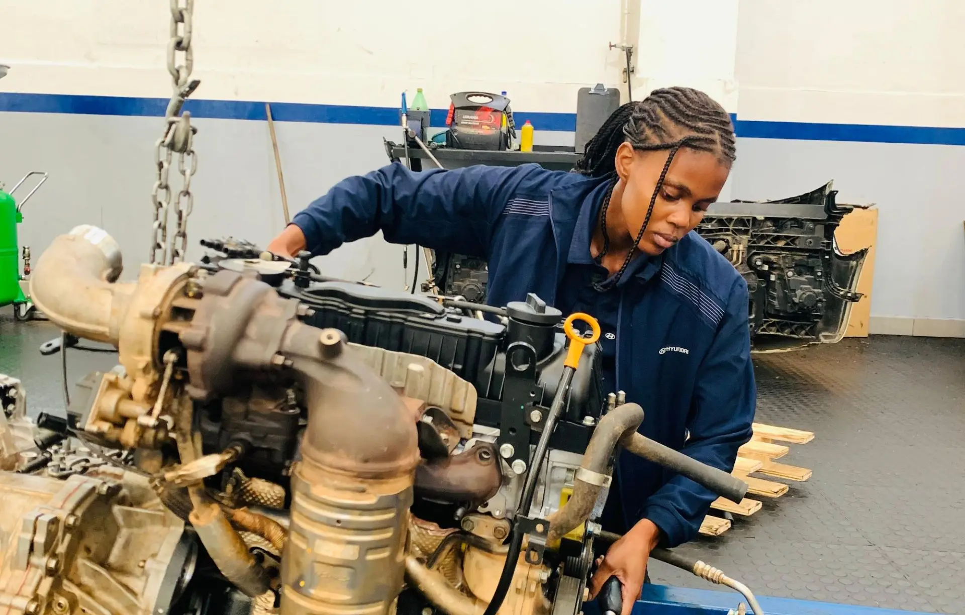 Young hyundai apprentice achieves 800 services without a single comeback