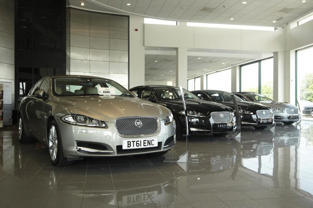 JAGUAR DEALERS SCORE TOP MARKS FOR SERVICE 2013 JD POWER DEALER SATISFACTION SURVEY, ONLY IN WHAT CAR?