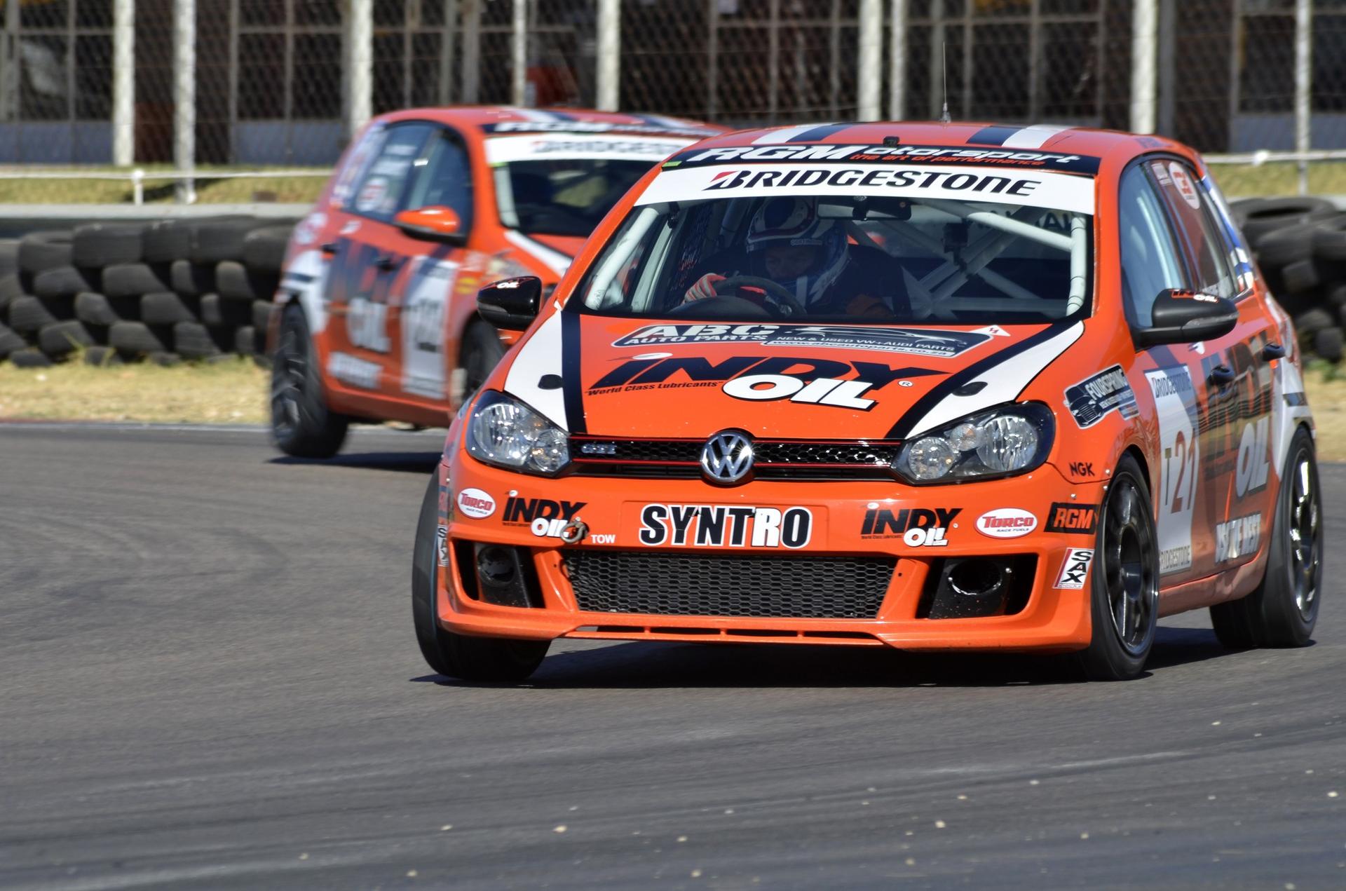 Engen Volkswagen Cup produces exciting racing at Zwartkops