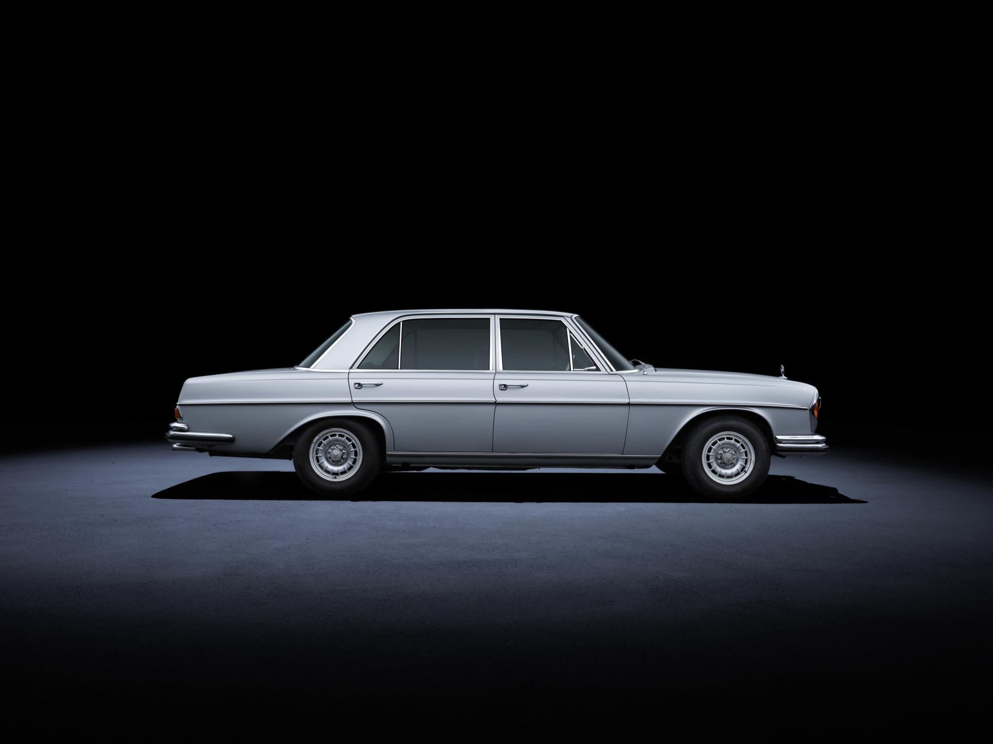 Mercedes benz 02
