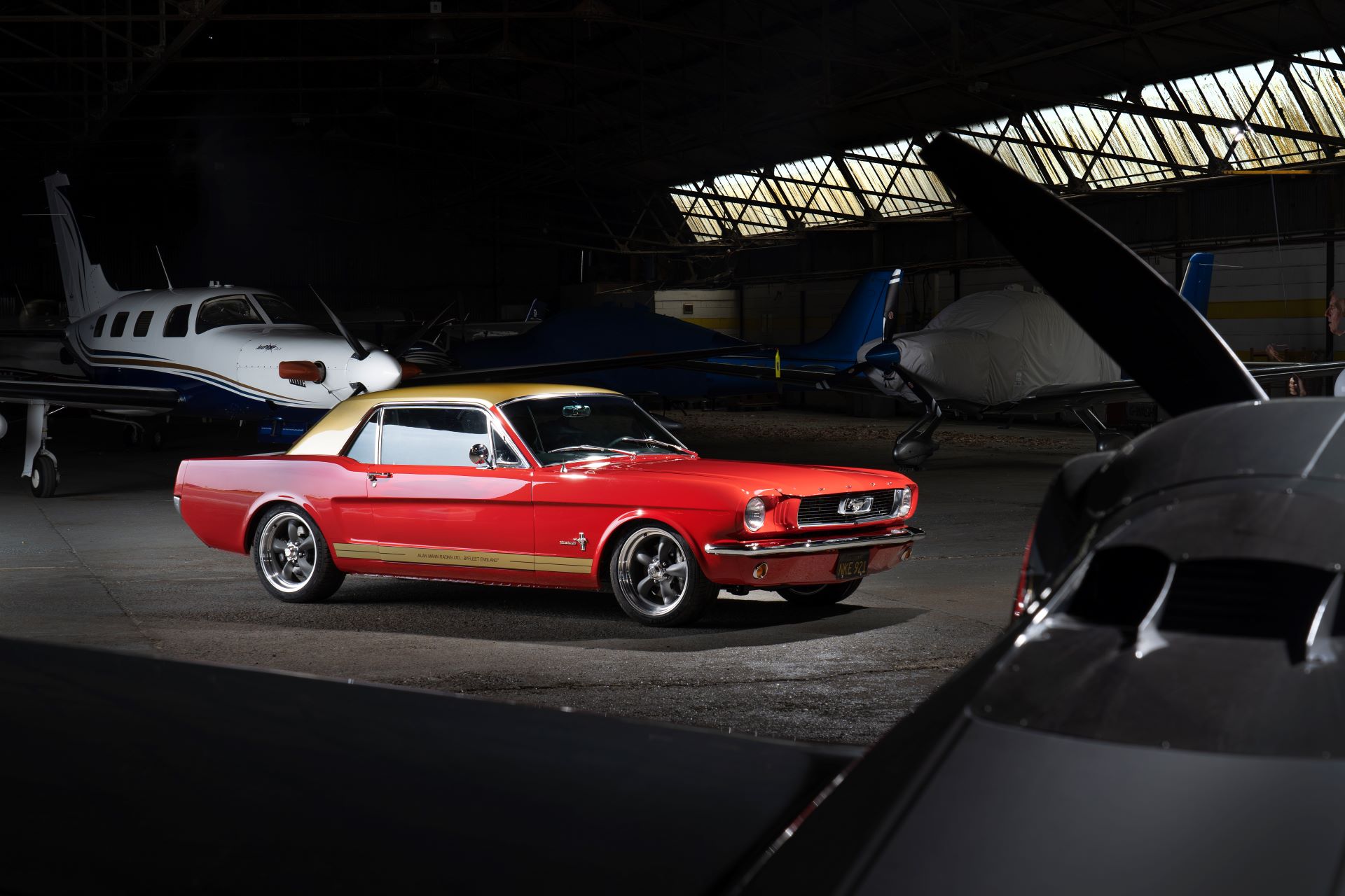 Alan mann racing accelerates into electrification era with exciting new electro mod mustang classic 1
