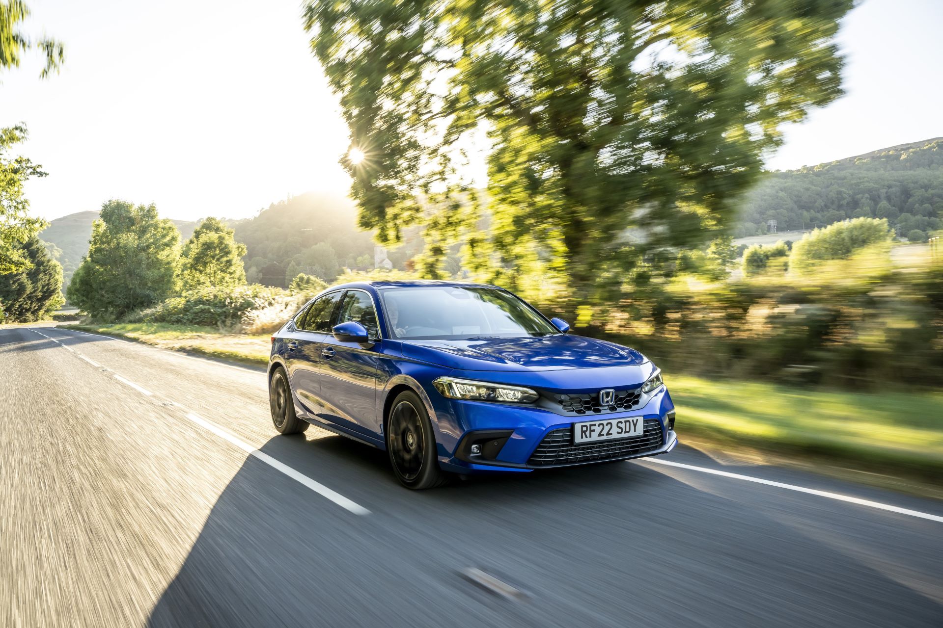 Honda civic ehev is best medium family car at parkers new car awards